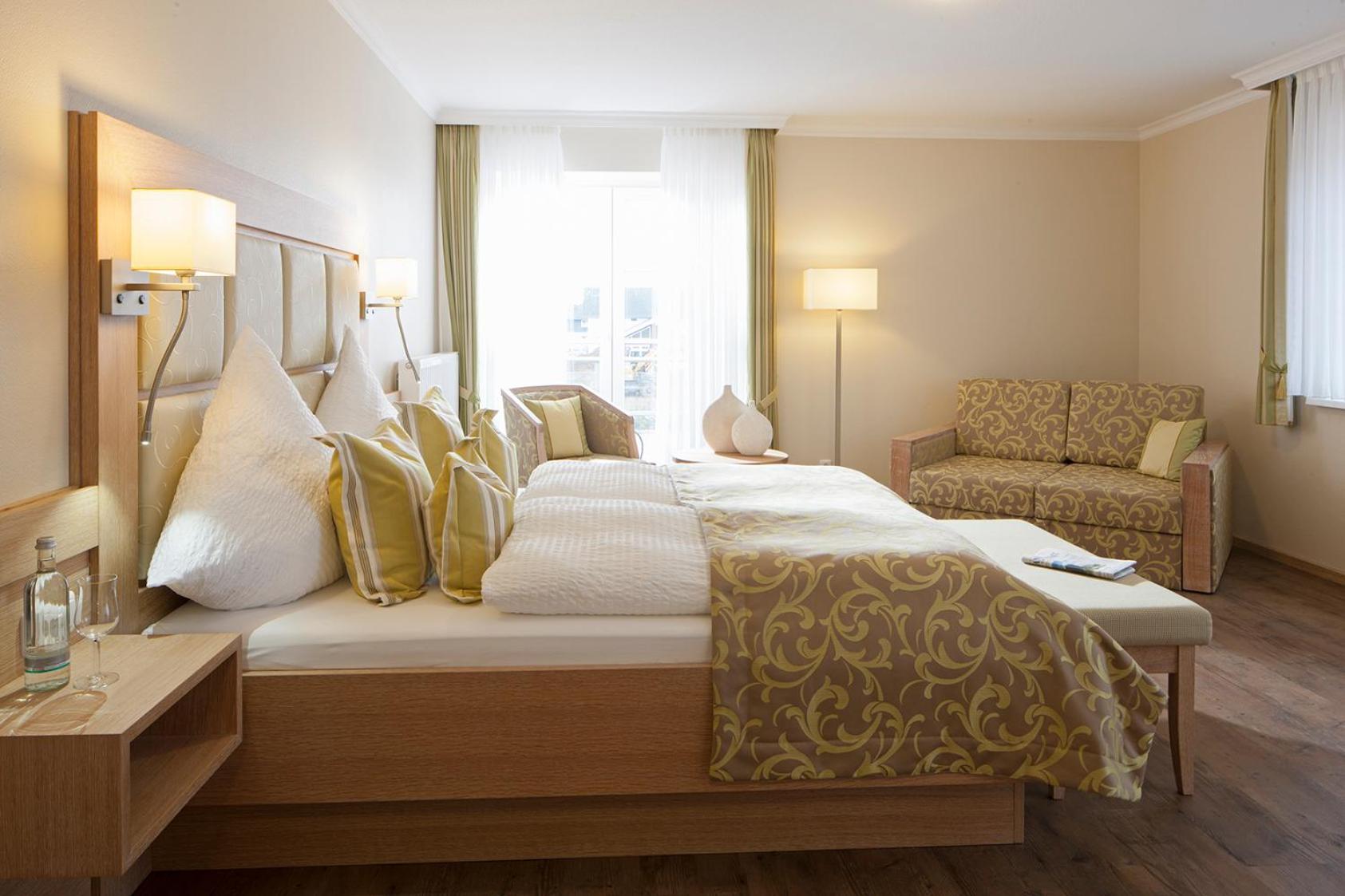 Comfort Double Room with Balcony - Photo 11