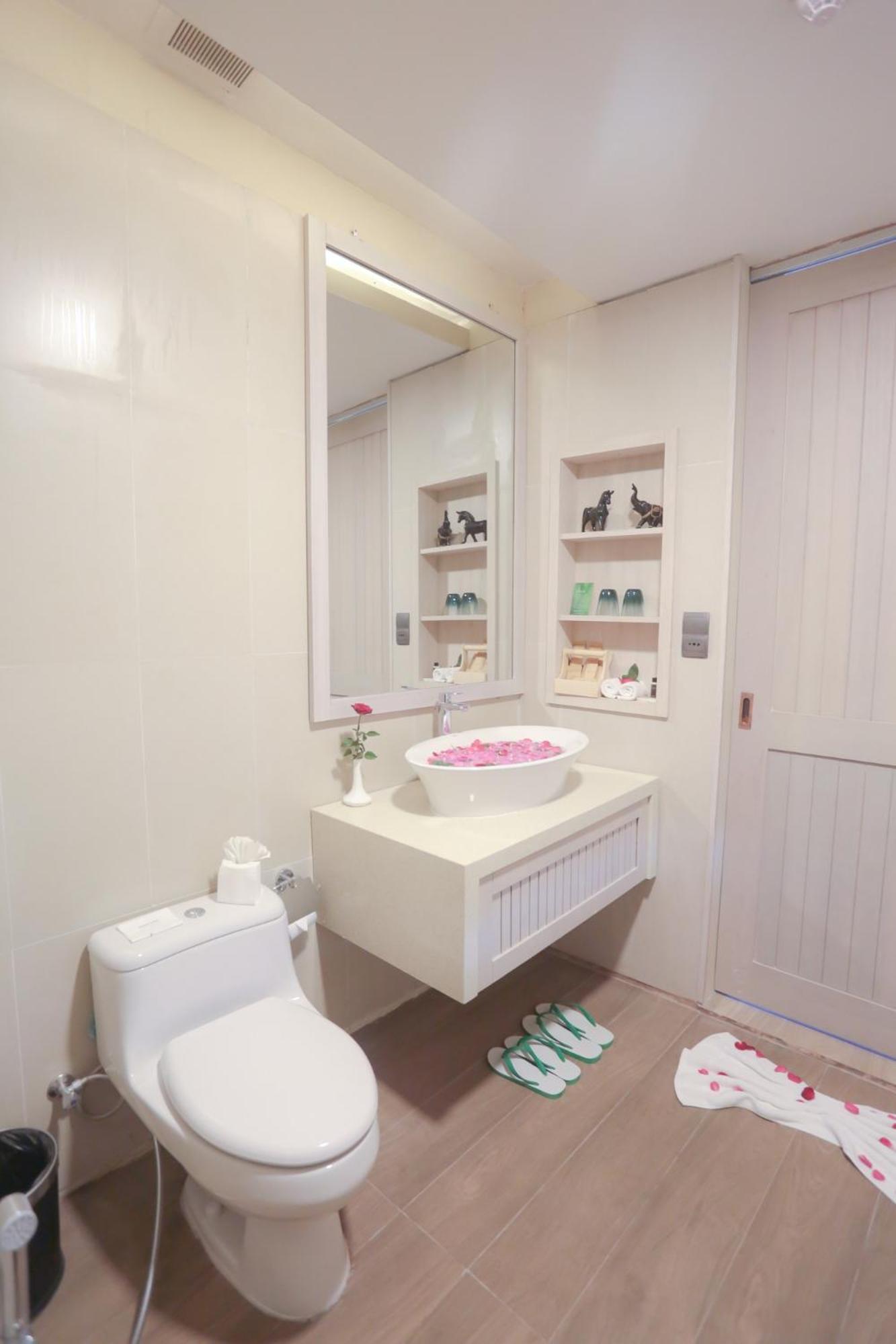 Staycation Offer -Deluxe Double Or Twin Room photo 2