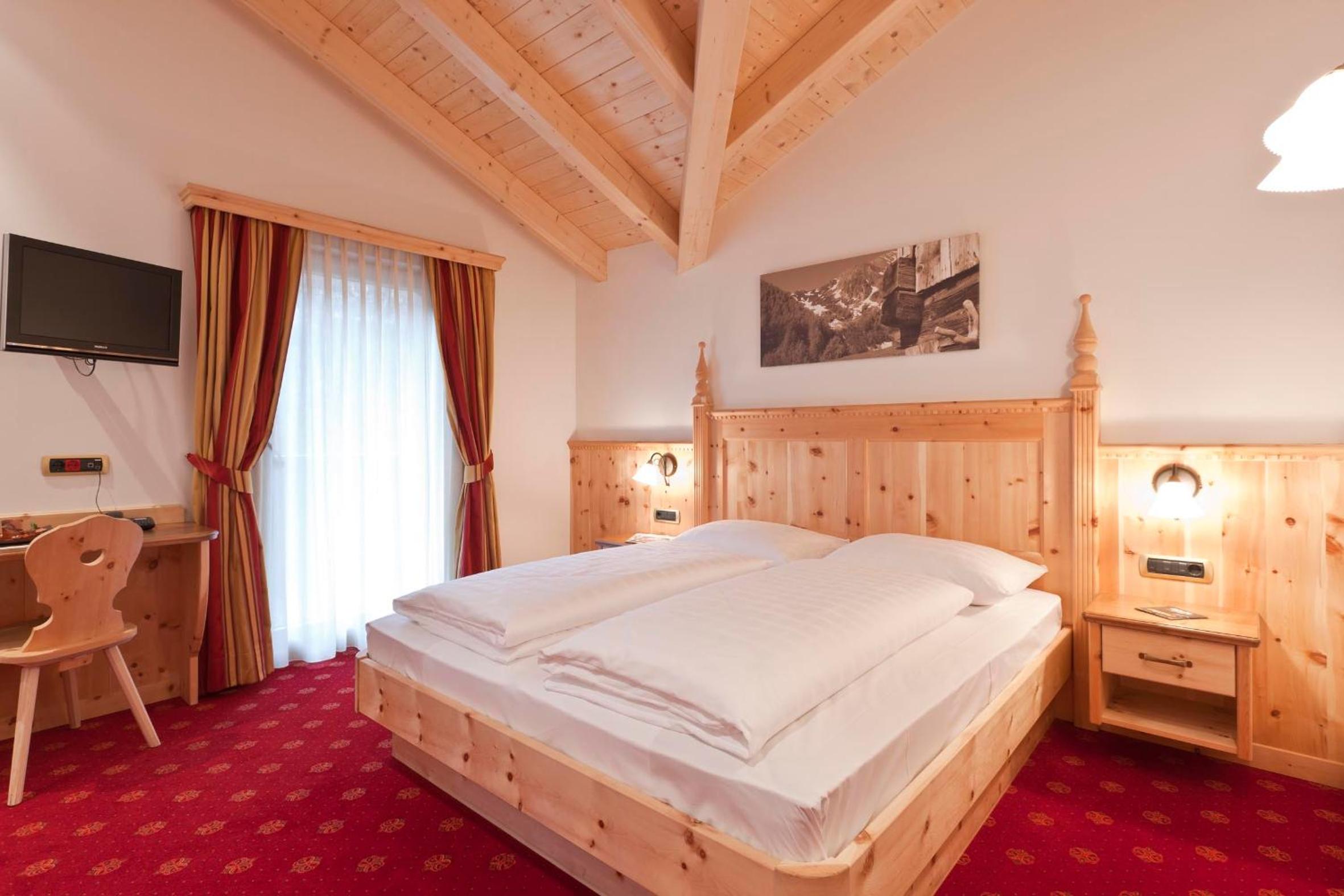 Standard Double Room - Photo 10