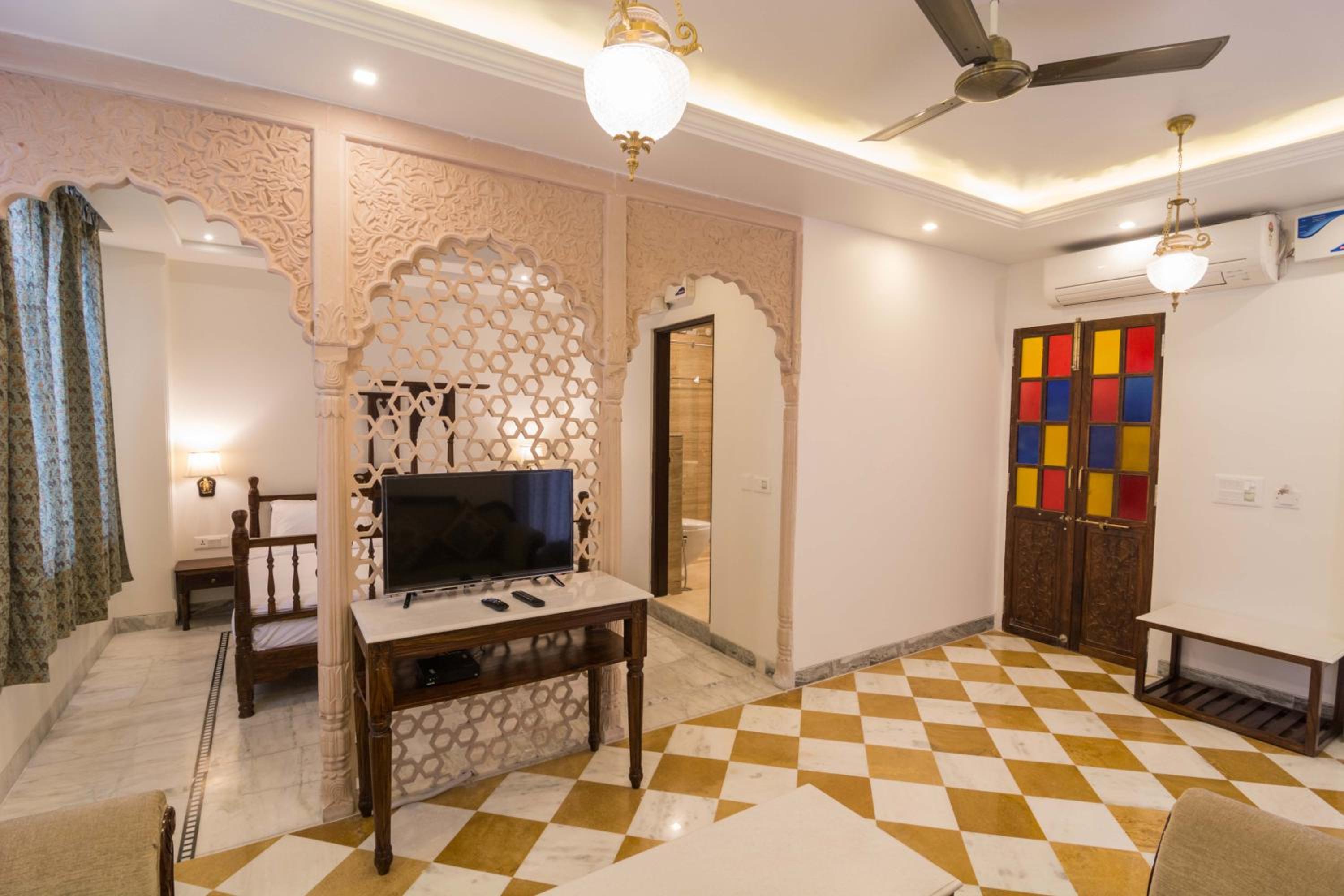 Deluxe Suite - Photo 1