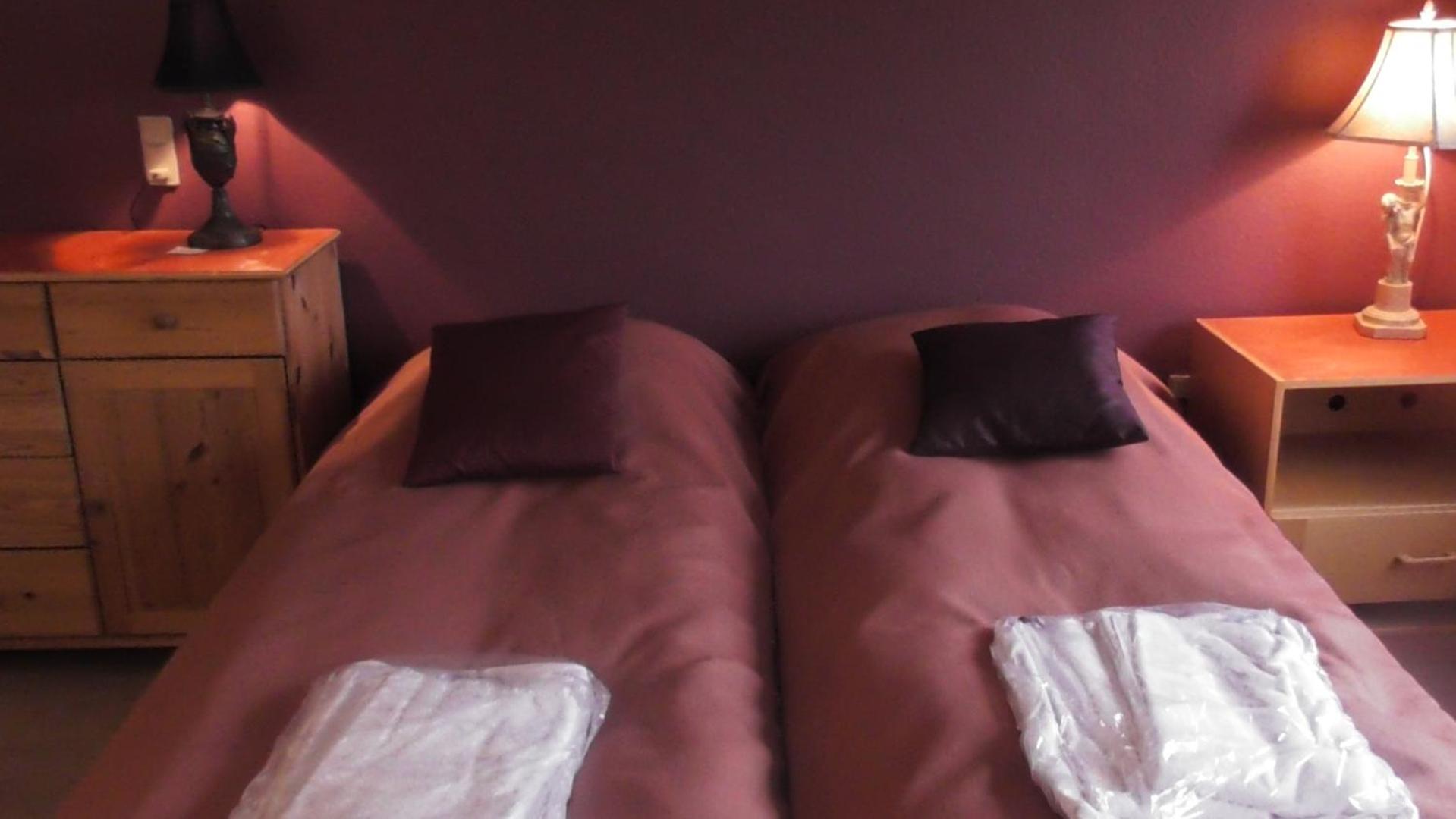 Quadruple Room with Private Bathroom - Photo 5