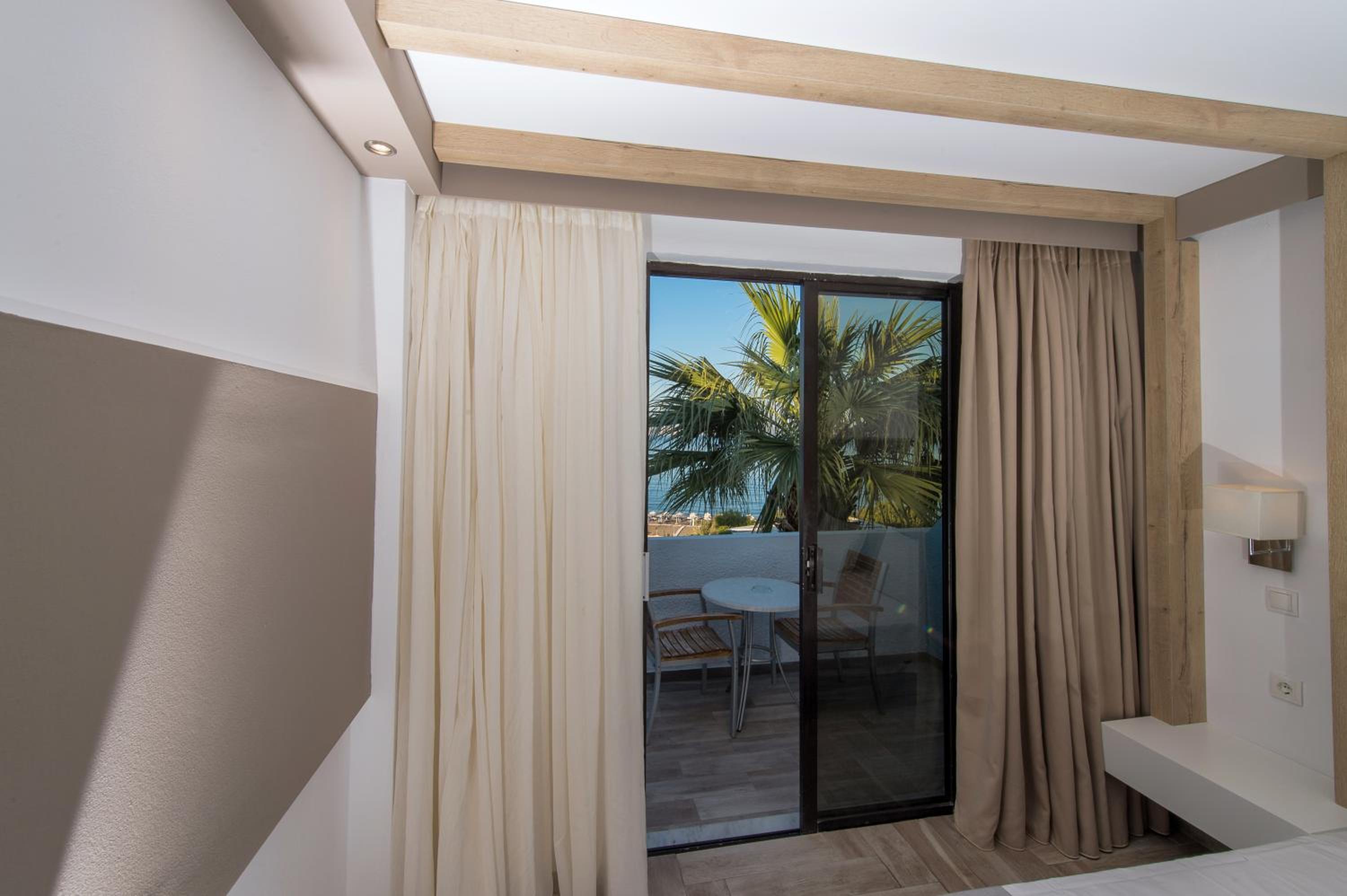 Double Room with Sea View photo 2