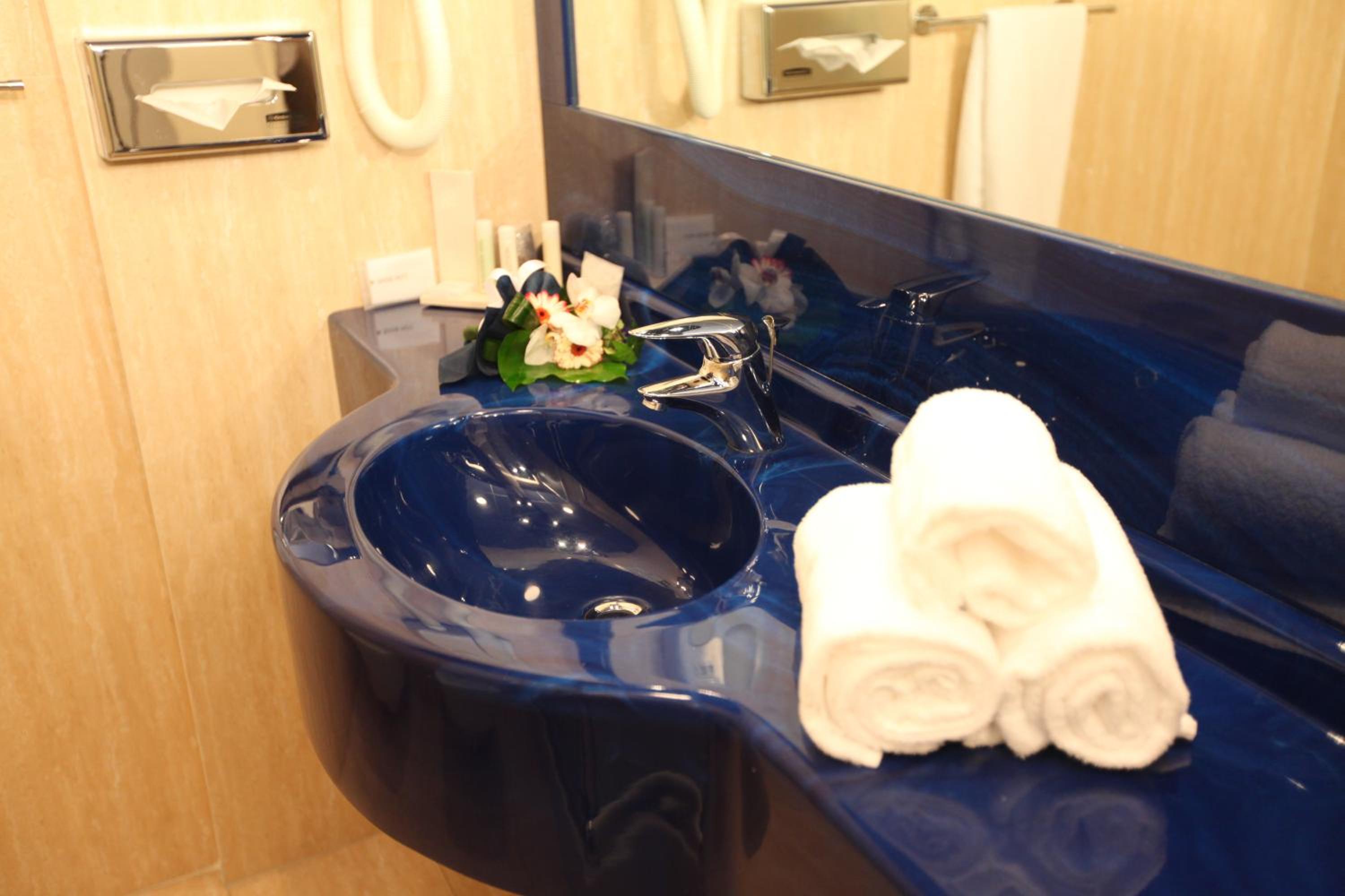 Standard Twin Room - Photo 2