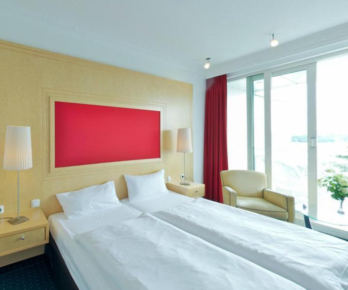 Double Room with Lake View photo 2