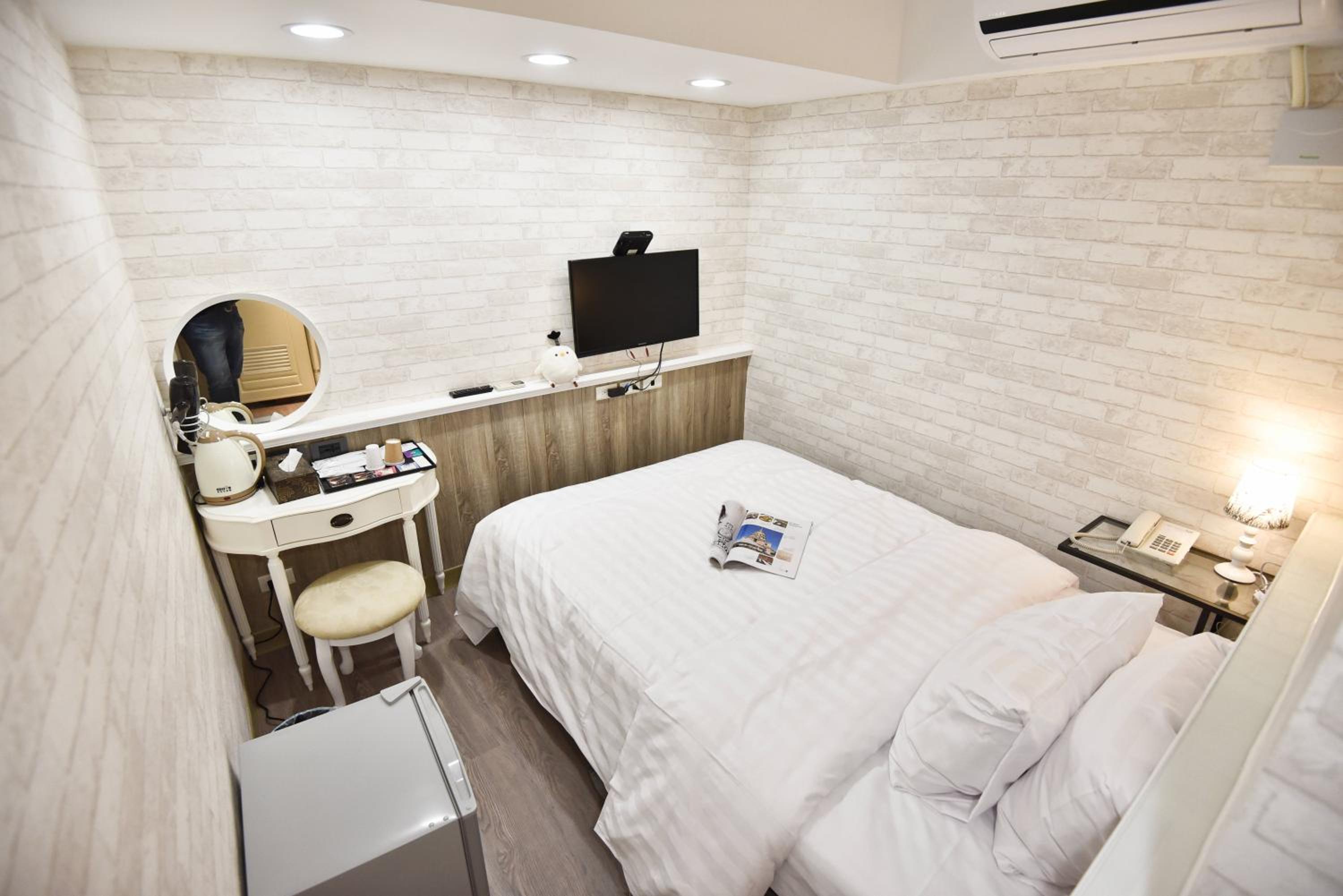 Superior Single Room with No Parking