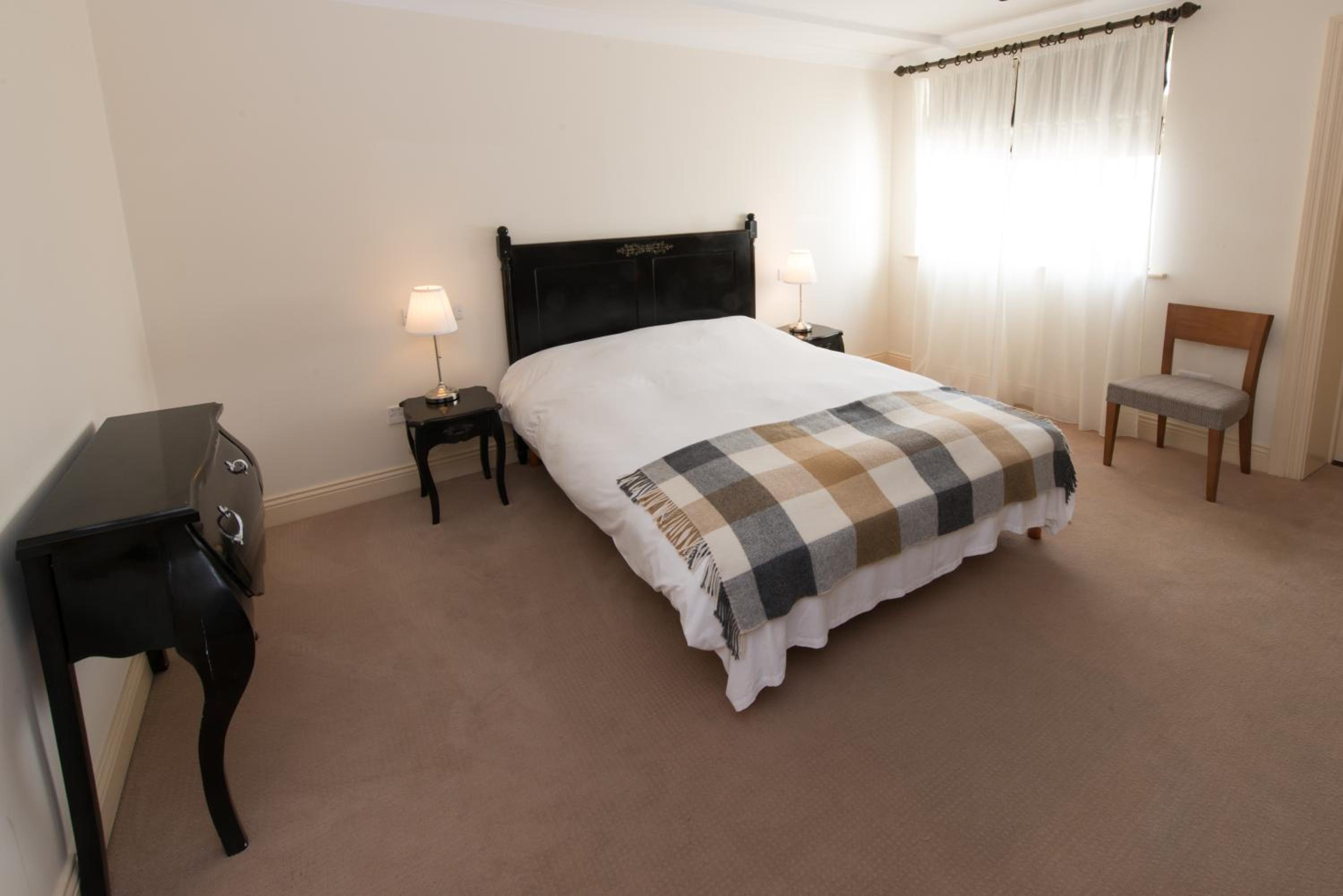 Double Room with Private Bathroom - Photo 1