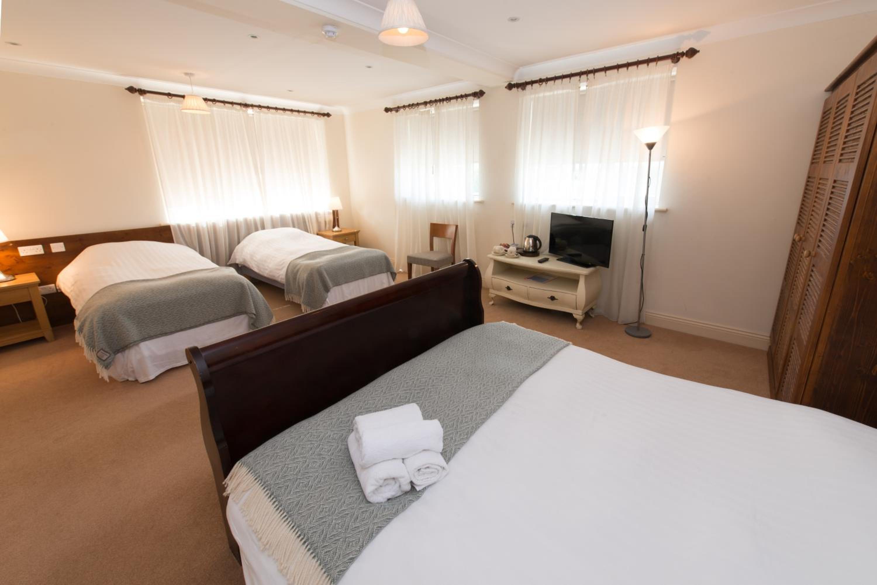 Deluxe Family Room - Photo 1