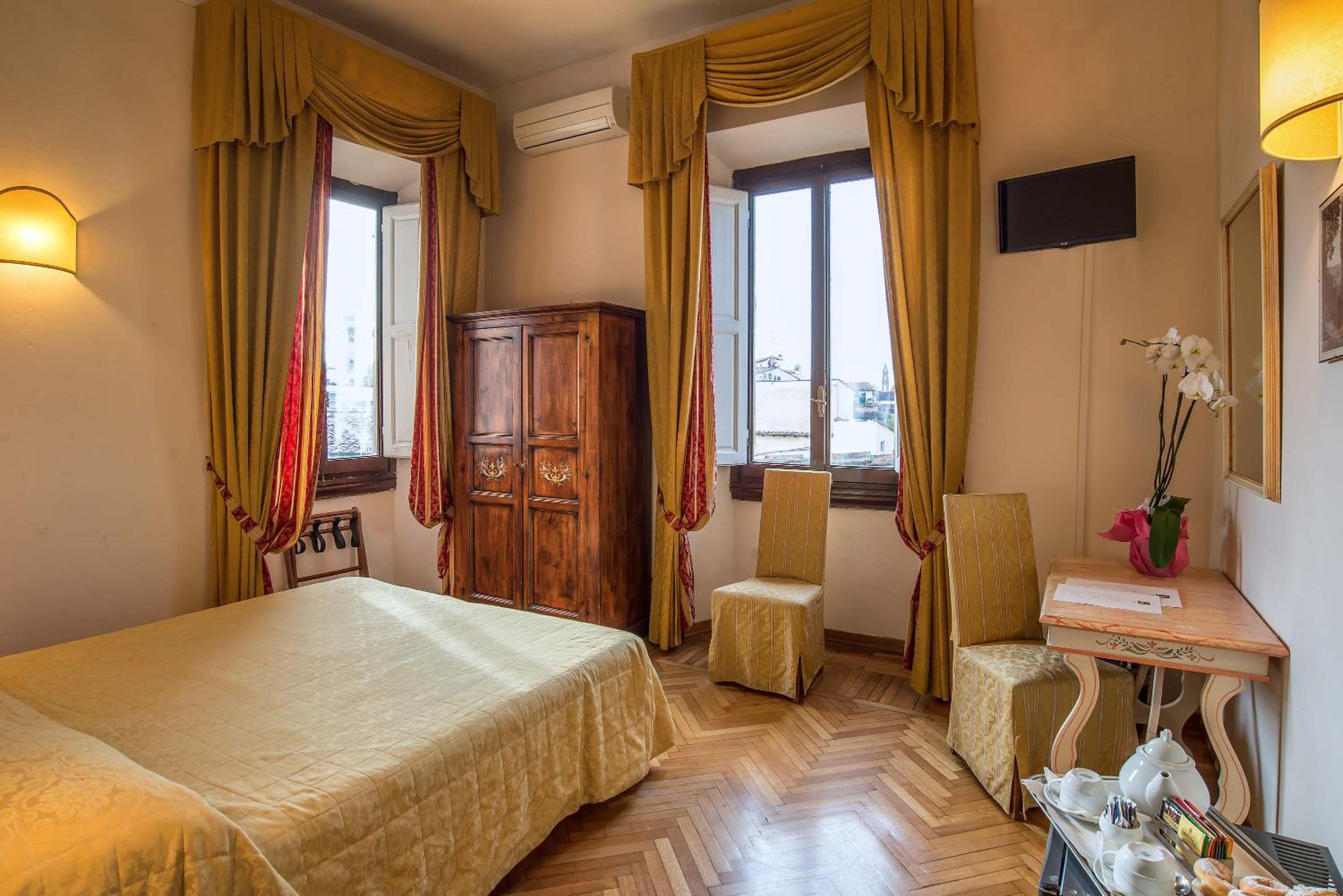 Classic Double or Twin Room - Photo 1