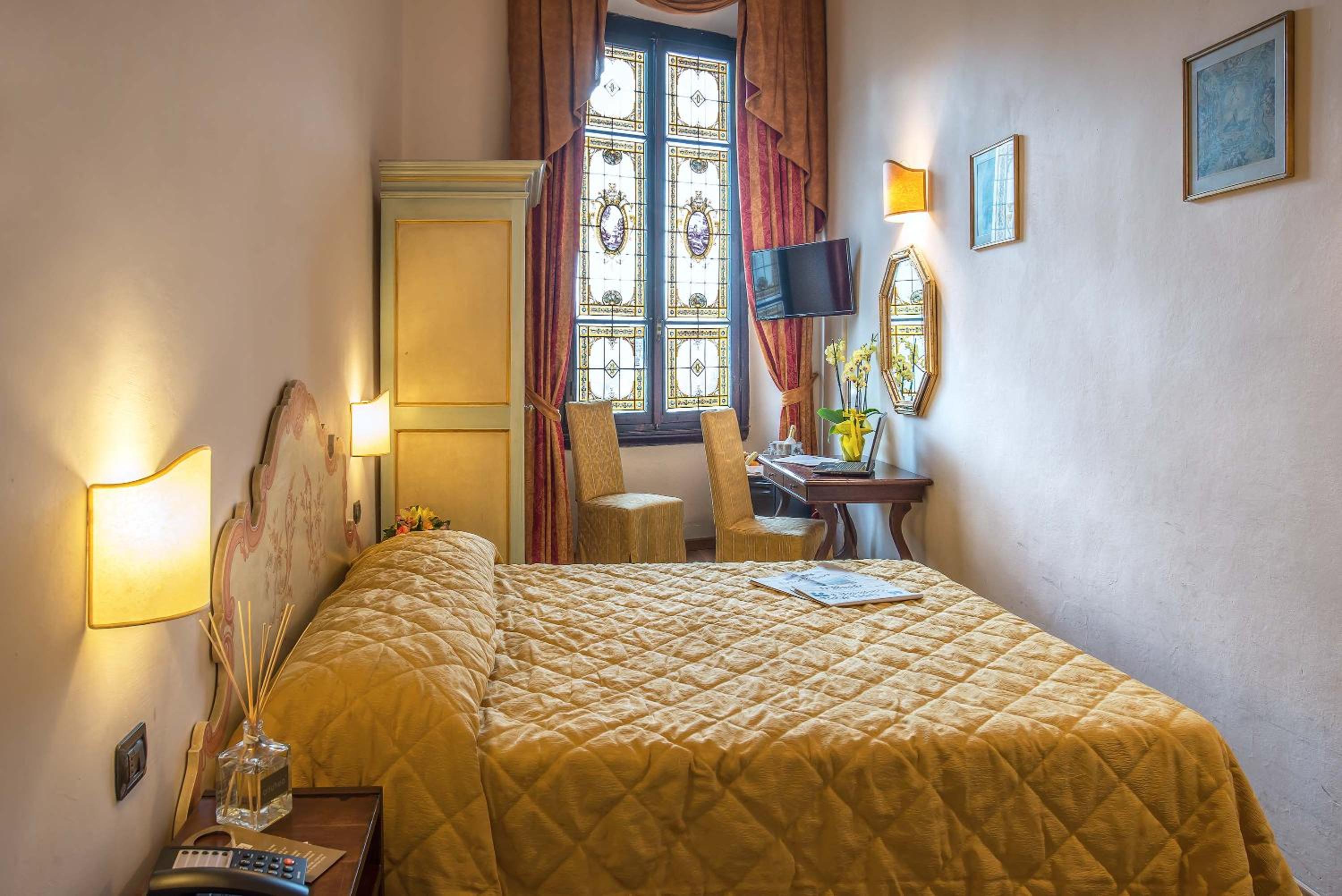 Classic Double or Twin Room - Photo 3
