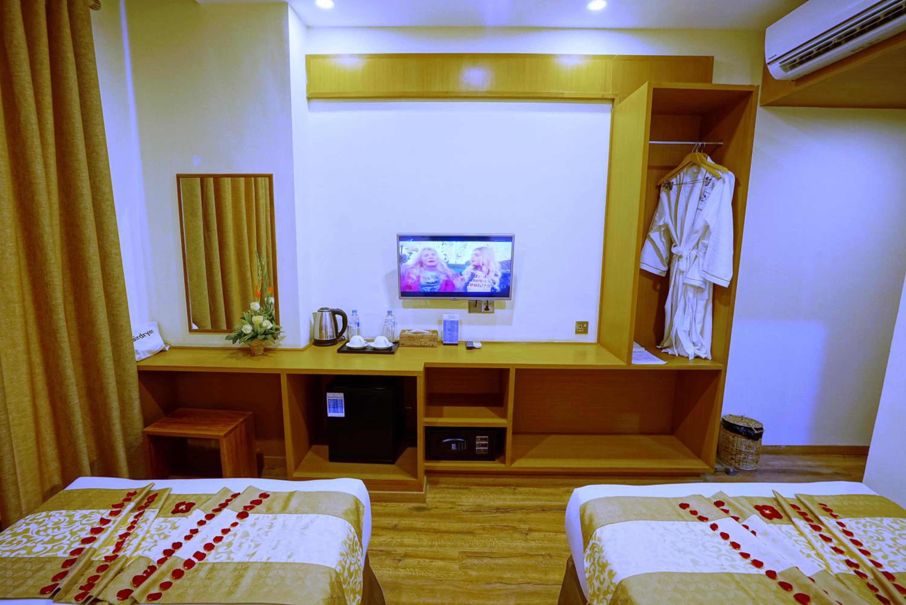 Superior Double or Twin Room - Photo 6