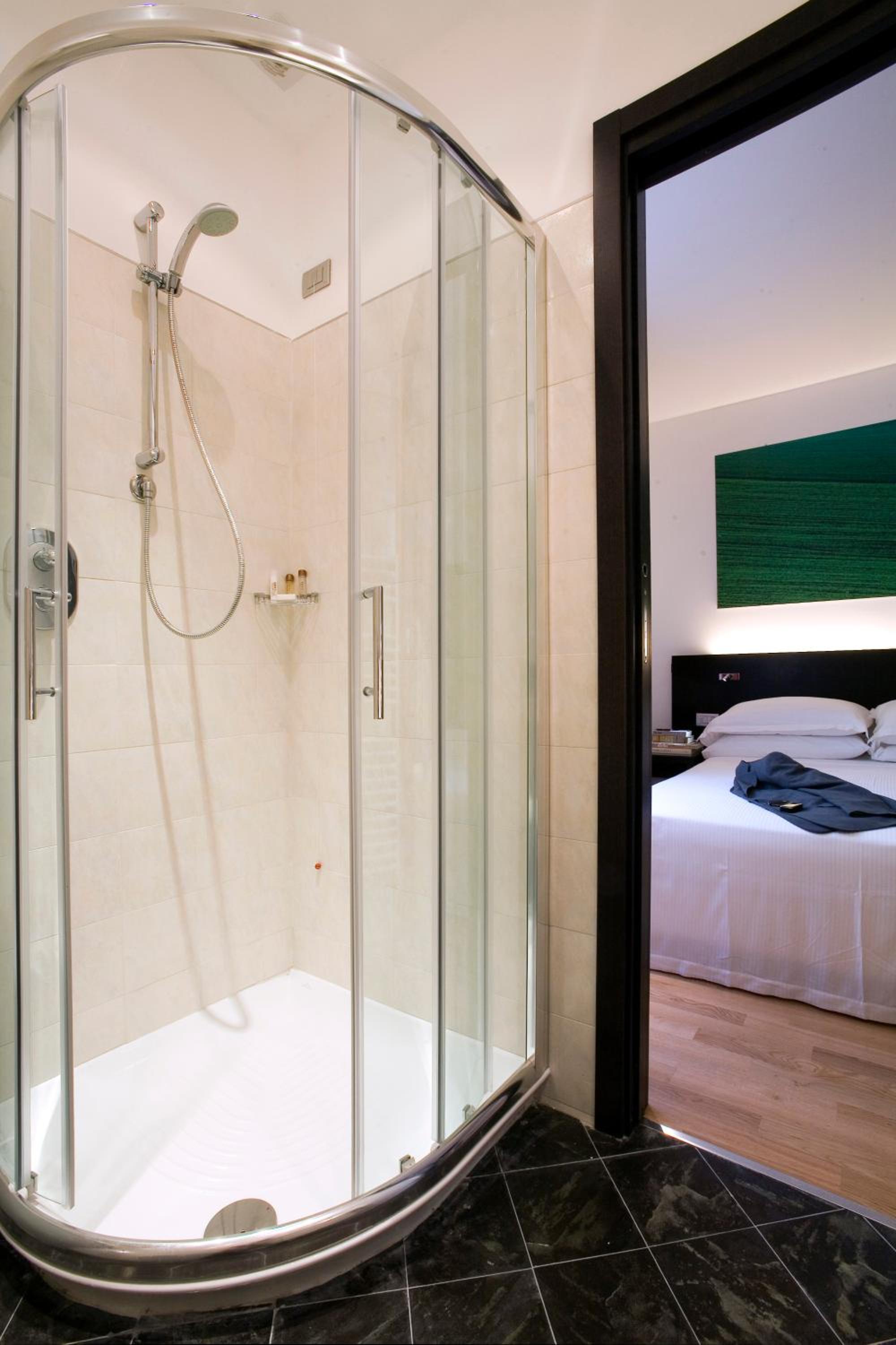 Double Room - Photo 17