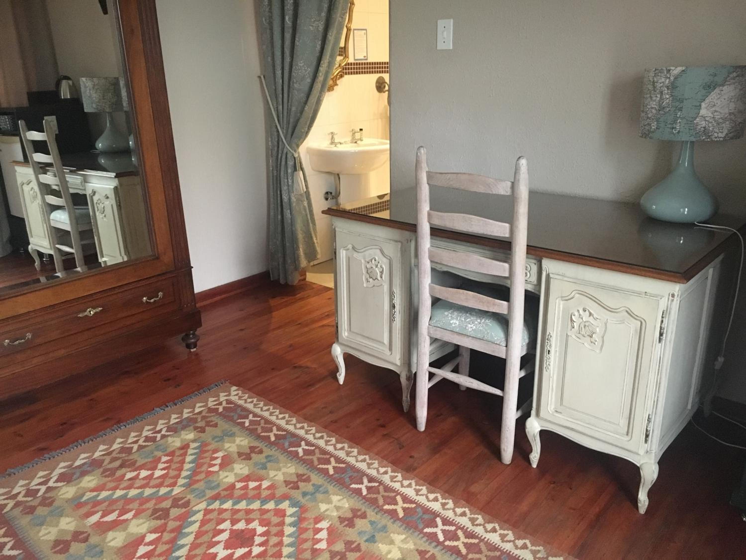 Standard Double Room - Photo 2