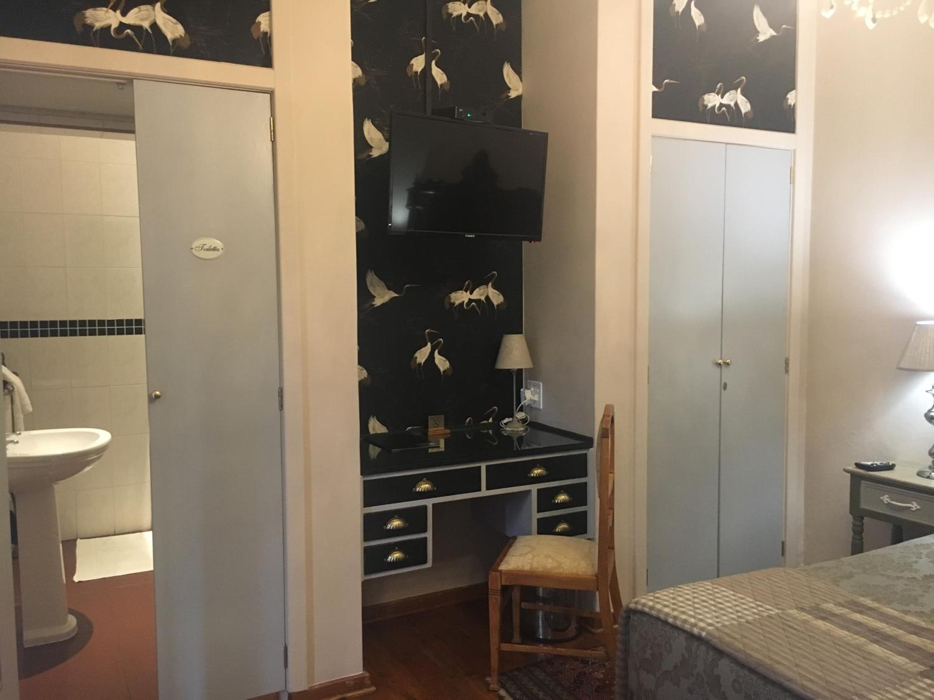 Standard Double Room - Photo 10