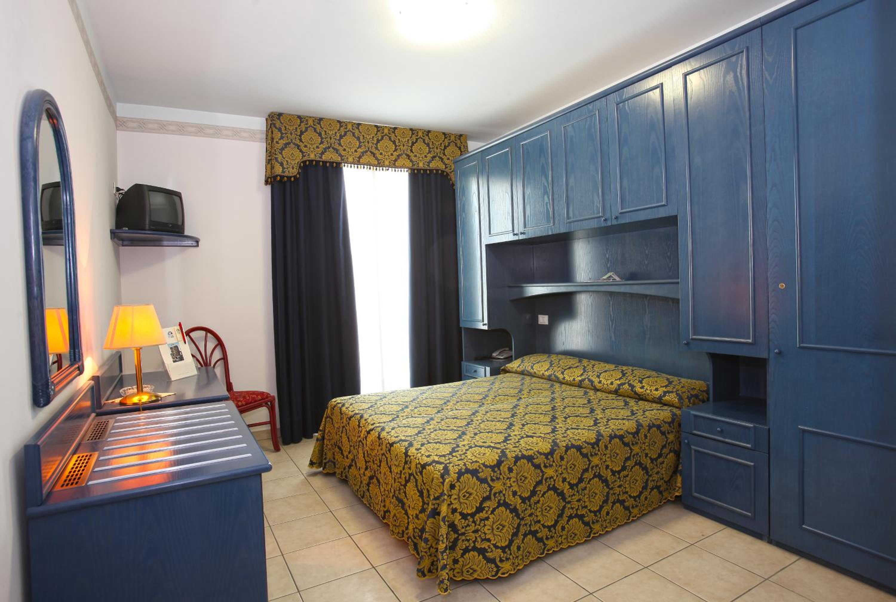 Quadruple Room - Photo 4