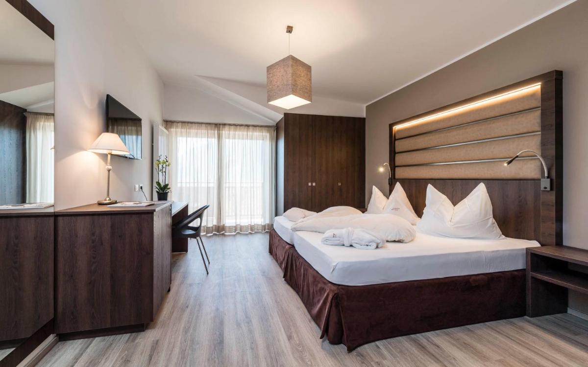 Deluxe Double Room - Photo 1