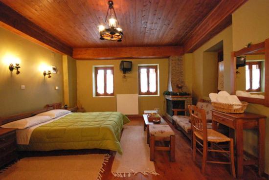 Double Room with Fireplace - Photo 2