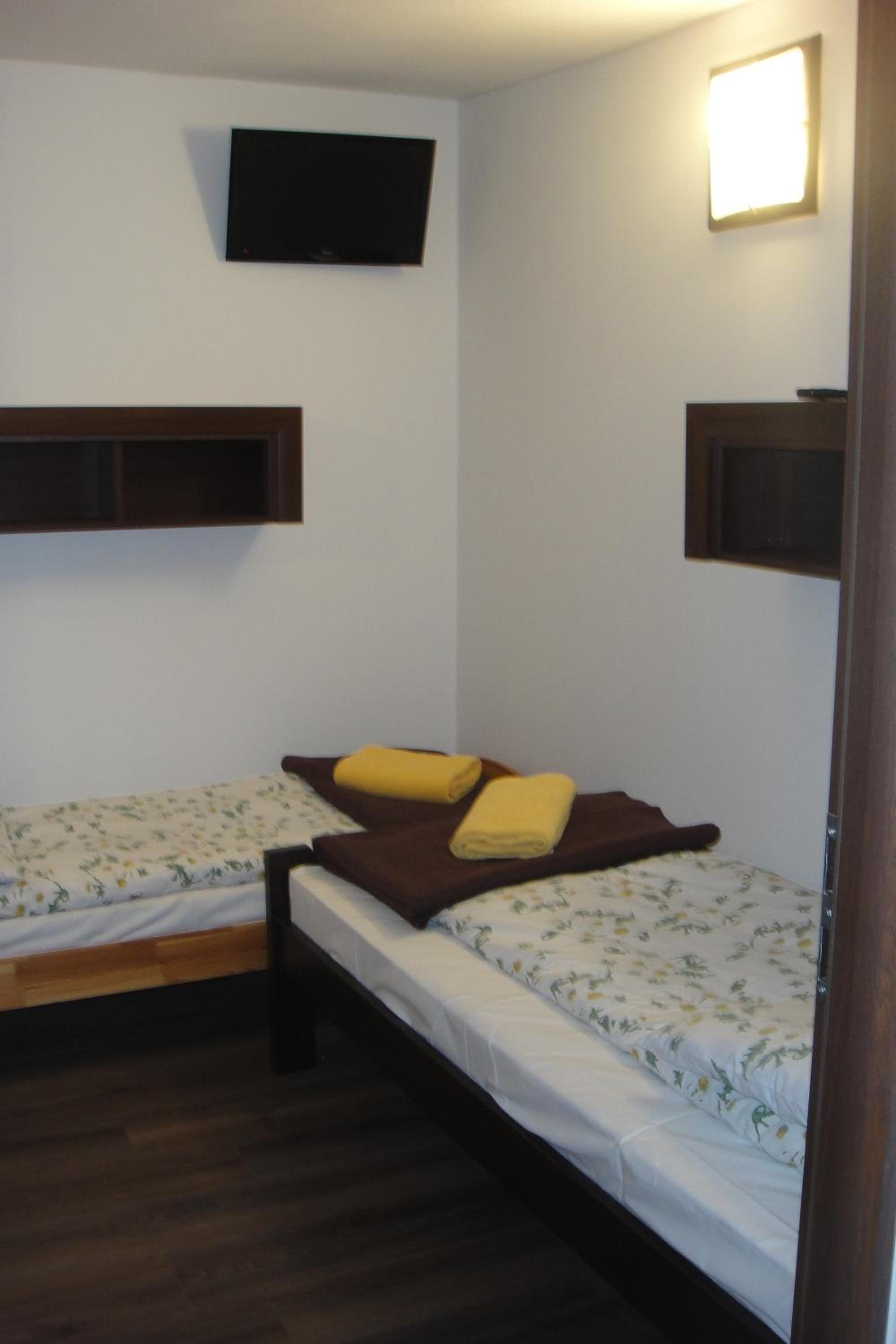 Quadruple Room with Private Bathroom photo 3