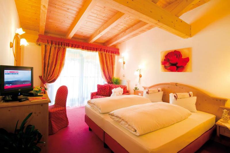 Double or Twin Room with Balcony photo 1