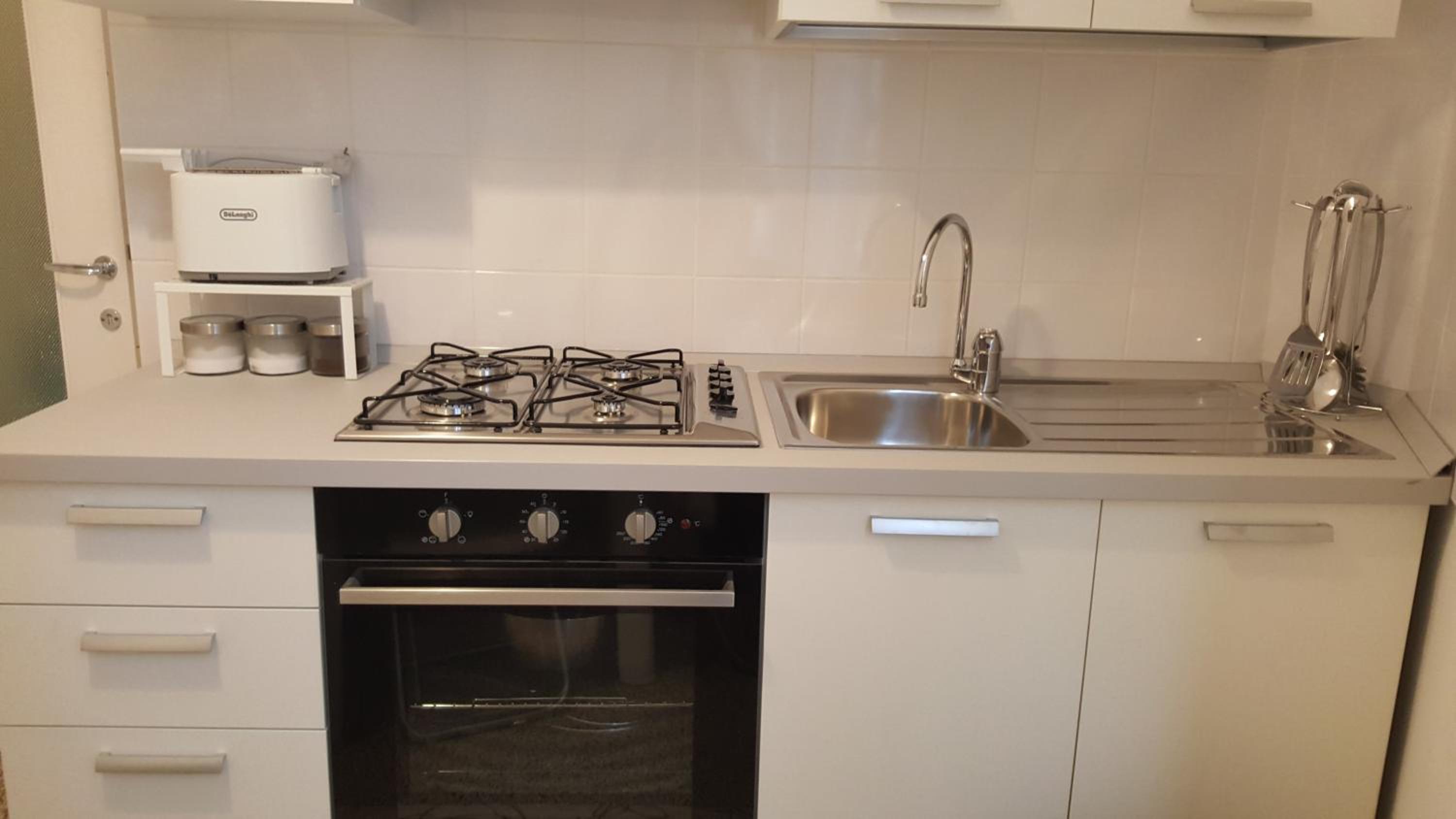 Two-Bedroom Apartment - Photo 9