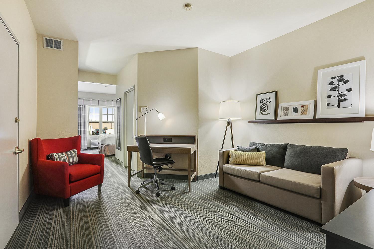 King Suite with Sofa Bed - Non-Smoking - Photo 1