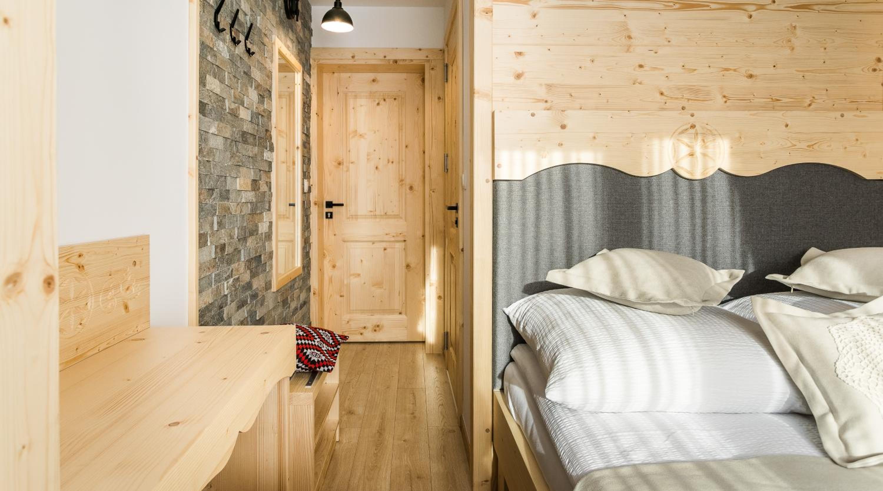 Deluxe Double Room with Balcony photo 1