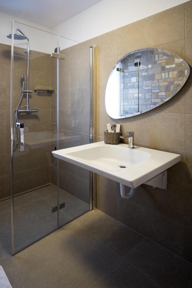Standard Double Room - Photo 19