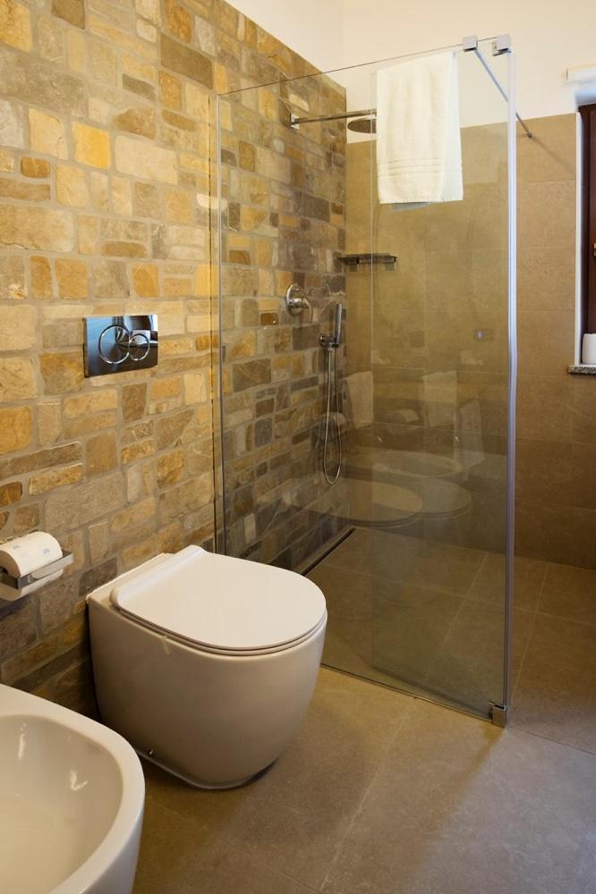 Standard Triple Room - Photo 24