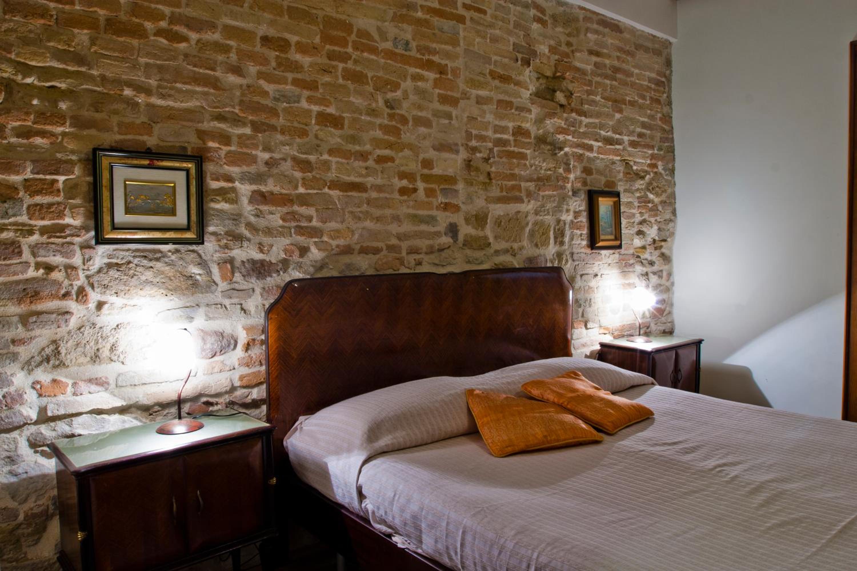Triple Room with Private Bathroom - Photo 8