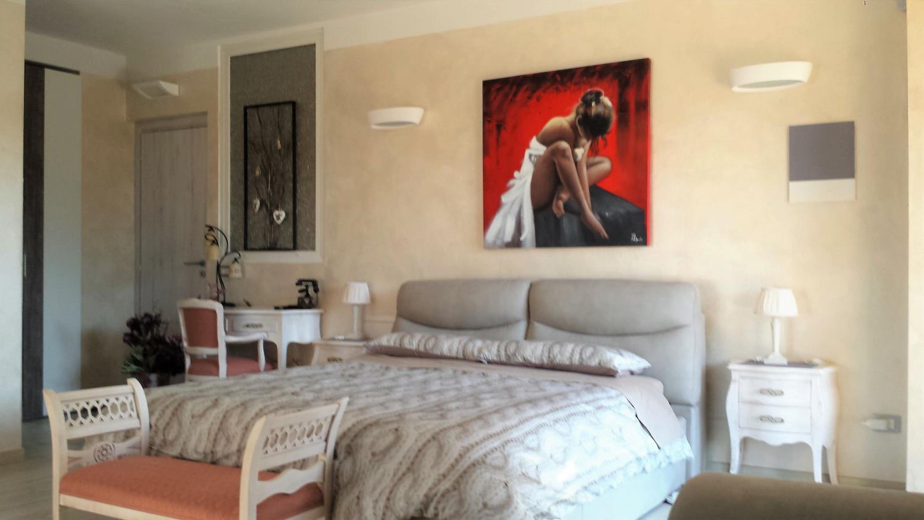 Deluxe One-Bedroom Apartment with Garden View