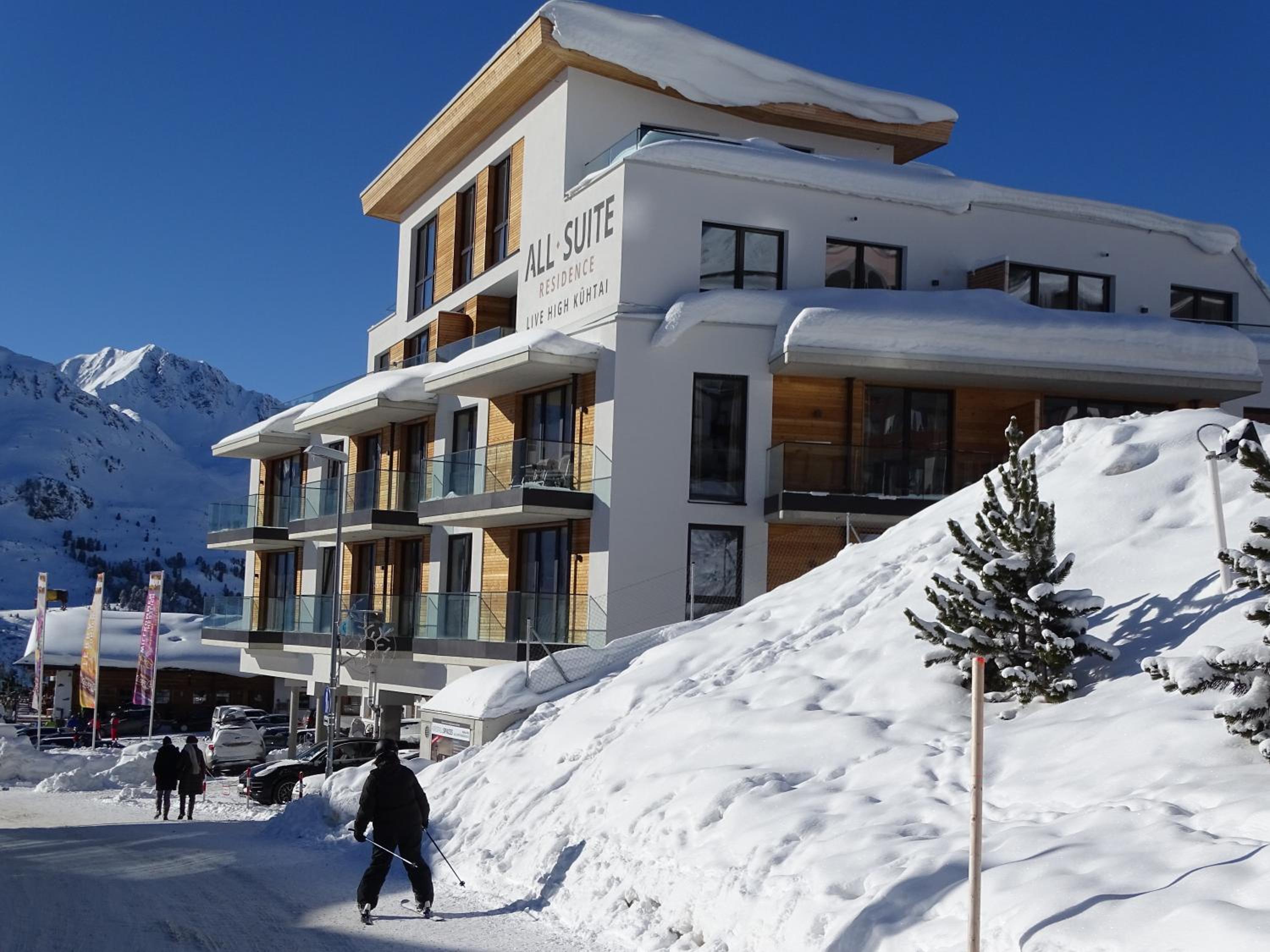 Apartment with Mountain View photo 3