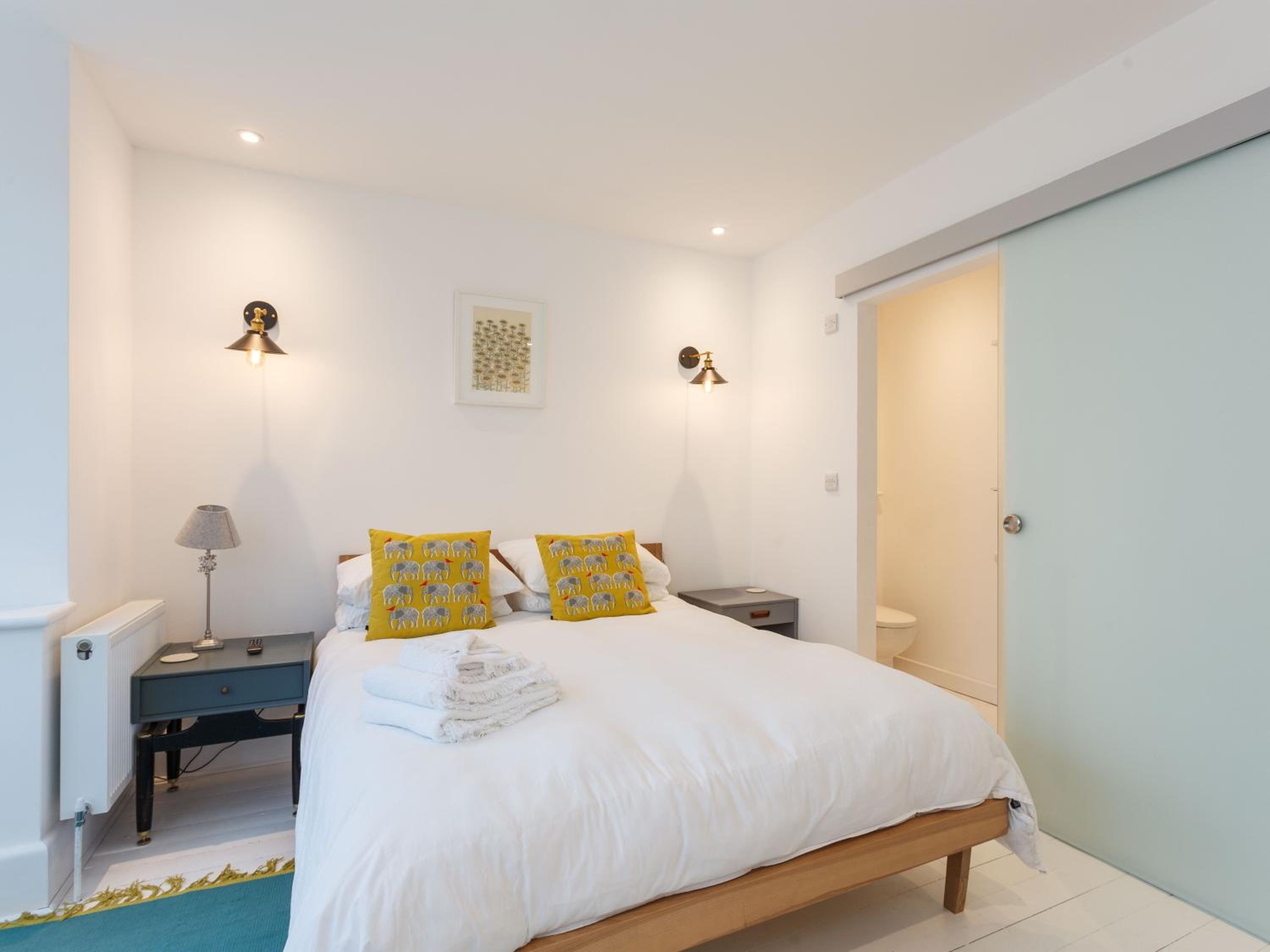 One-Bedroom Apartment - Photo 10