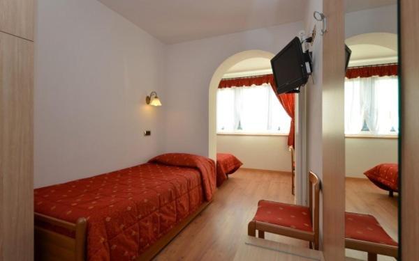 Panoramic Junior Suite photo 3