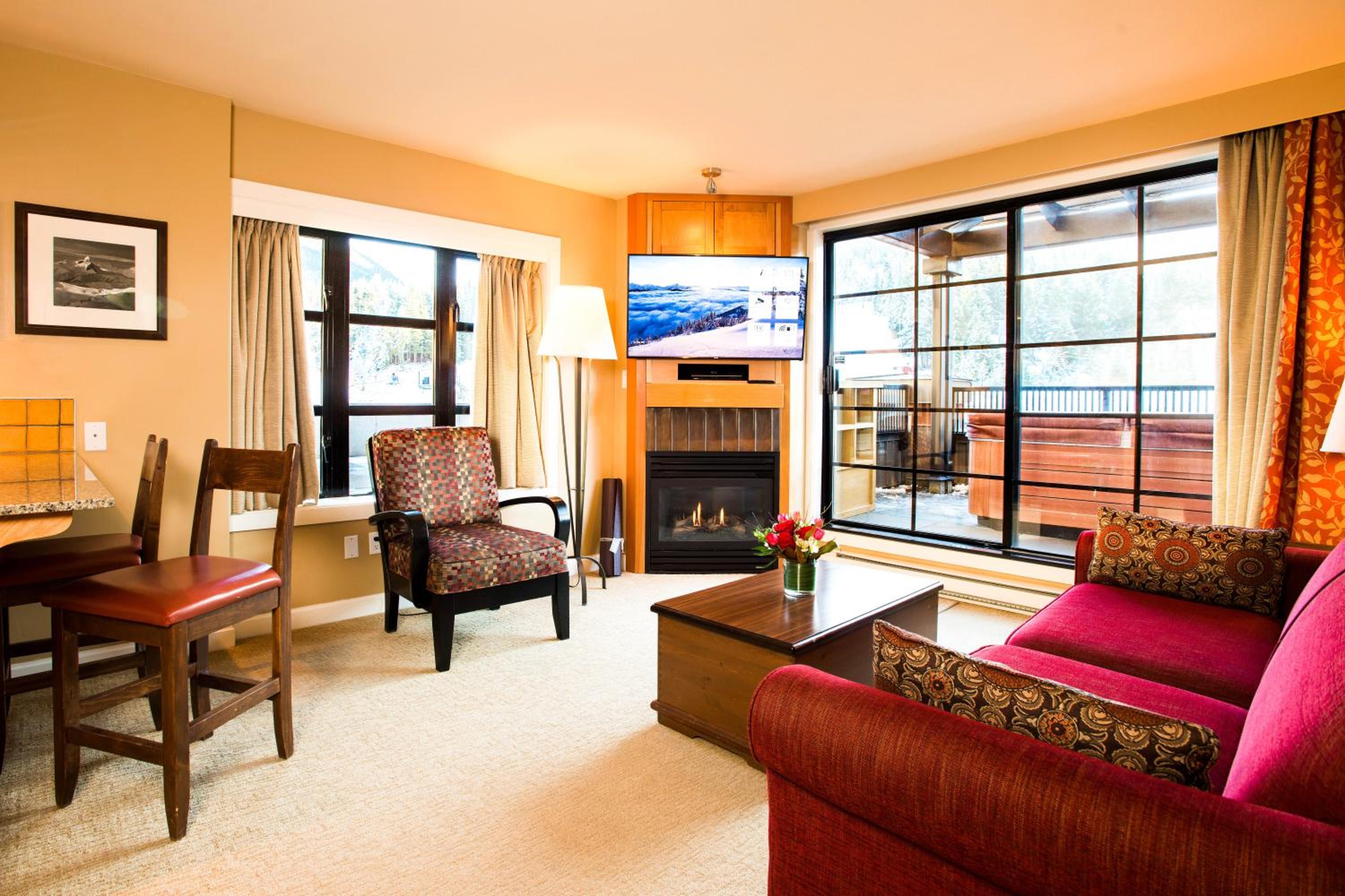 One-Bedroom Suite with Hot Tub - Photo 1