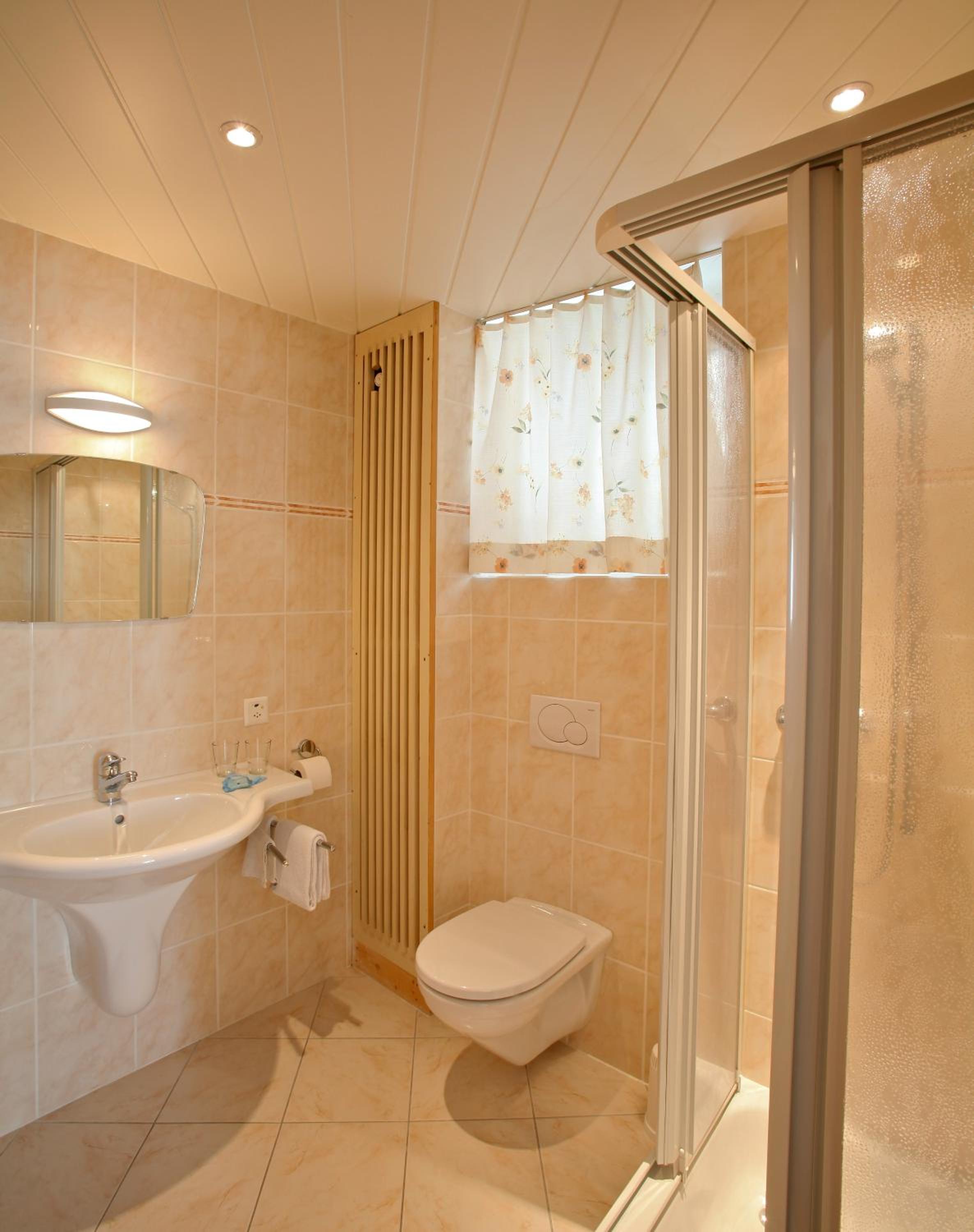 Double Room - Photo 11