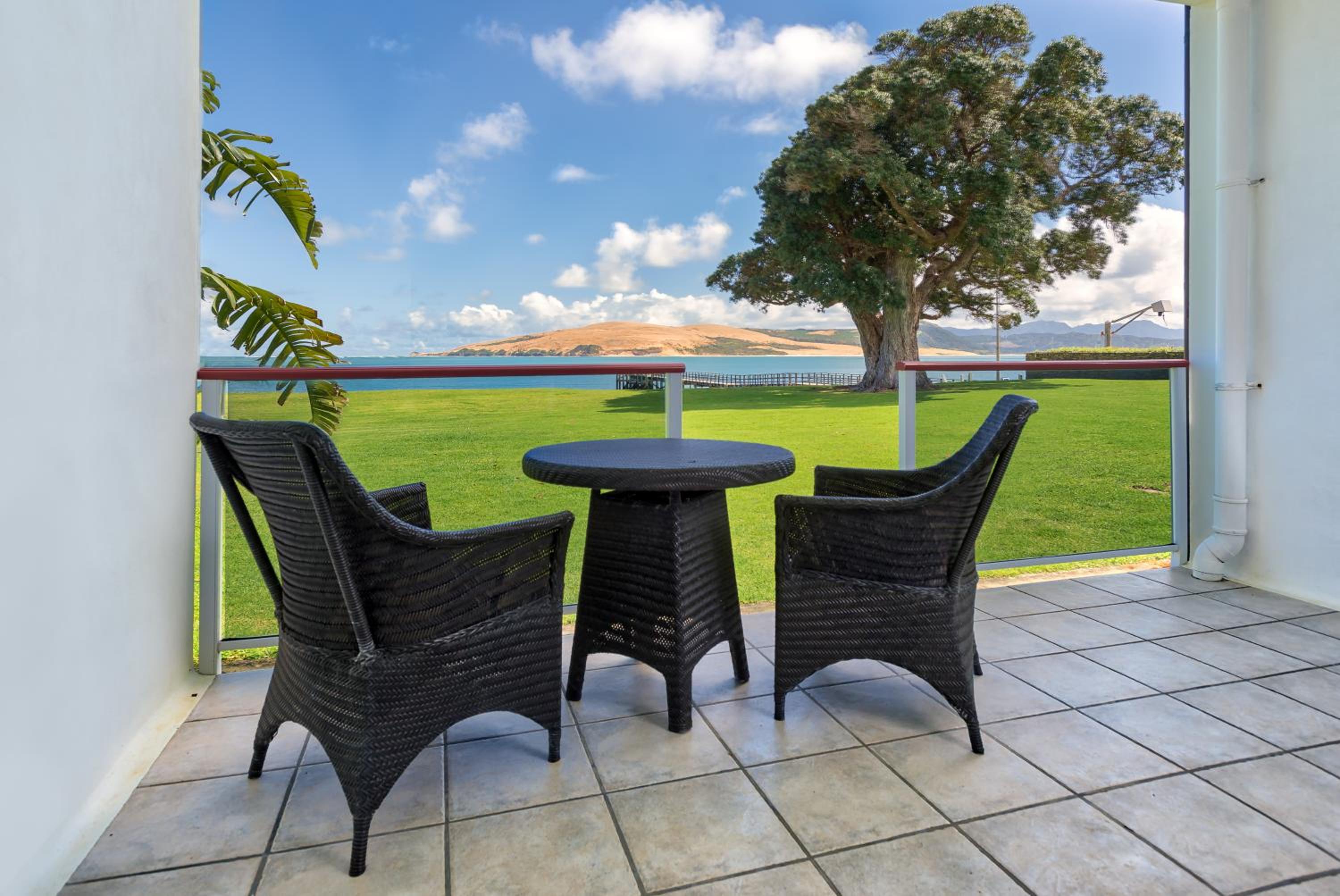 Superior Beachfront King - Photo 3