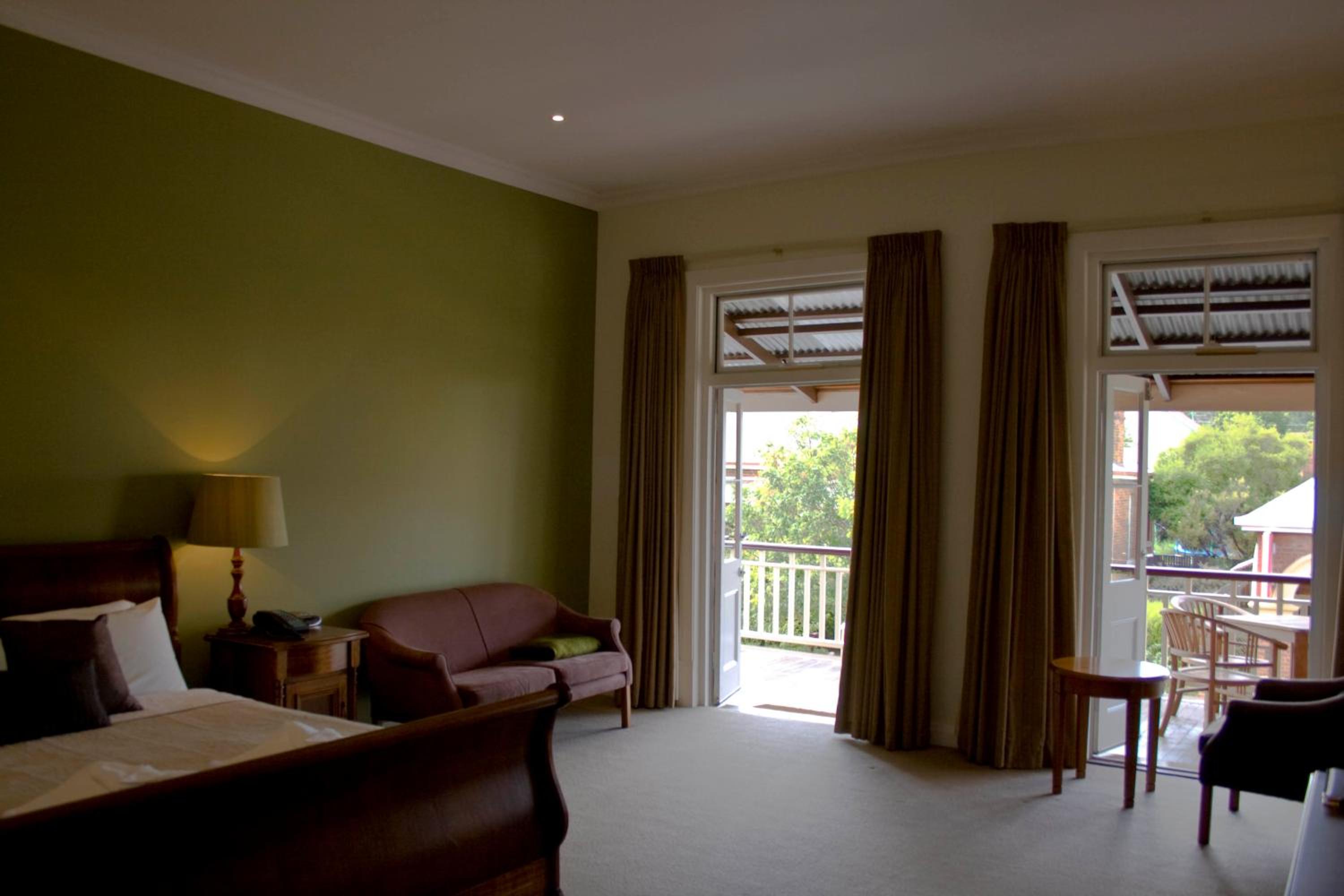 Deluxe King Room photo 2