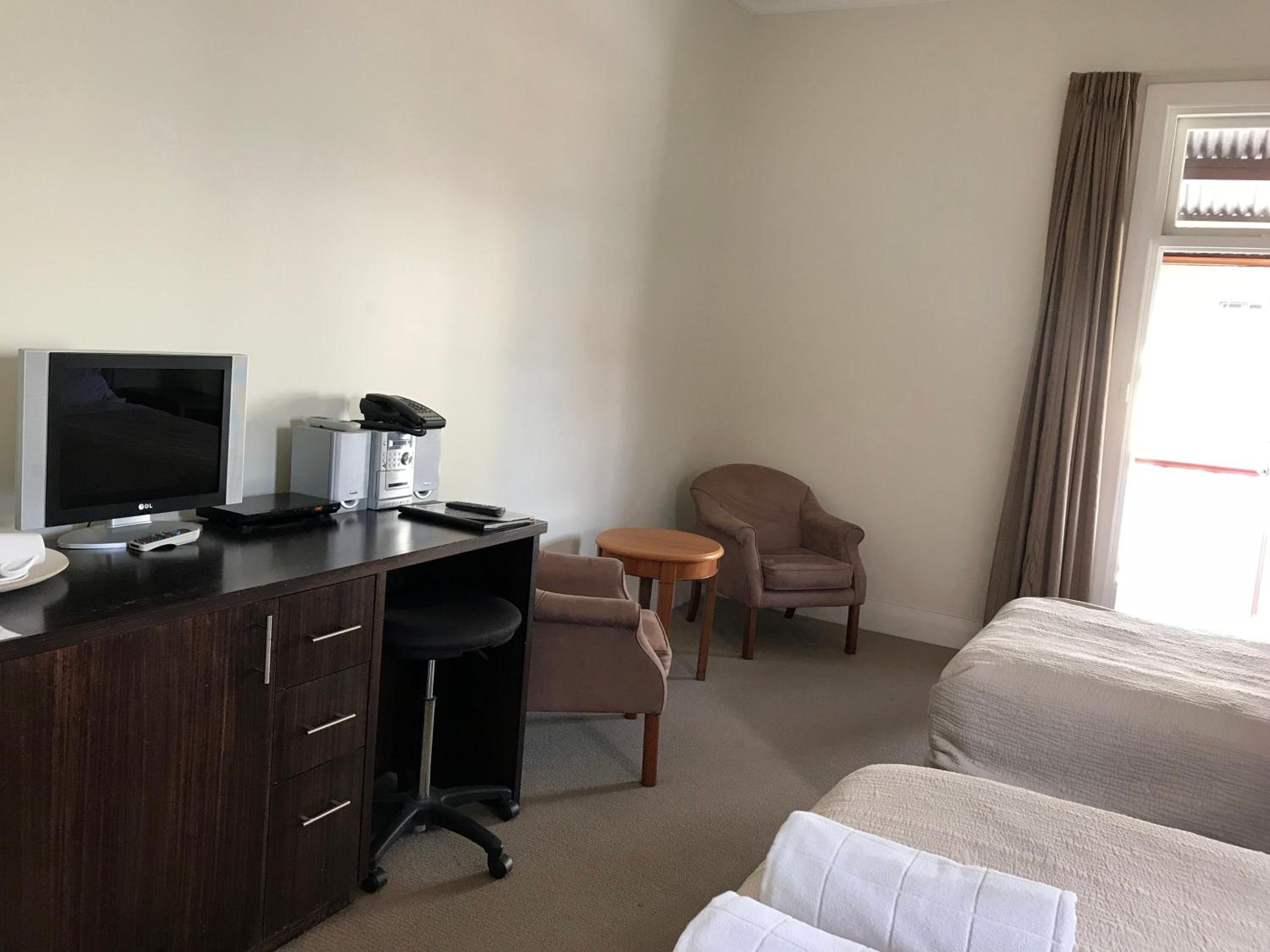 Deluxe Triple Room - Photo 1