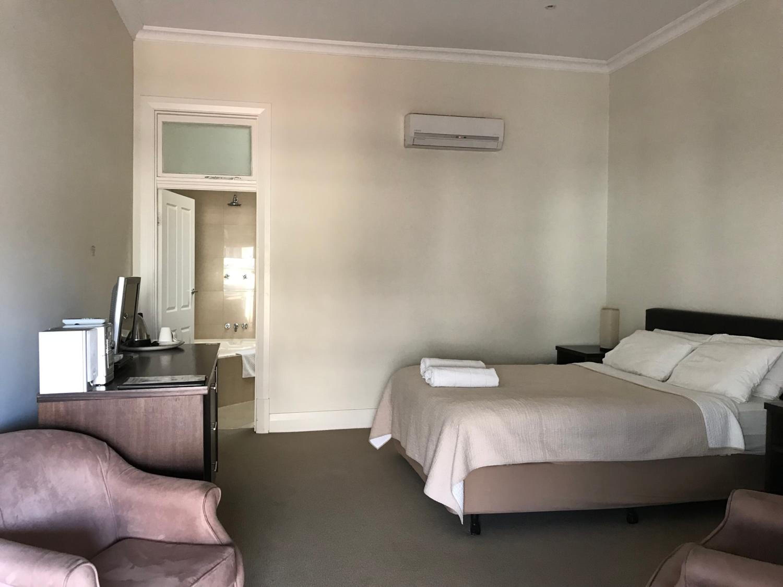 Queen Room - Photo 1
