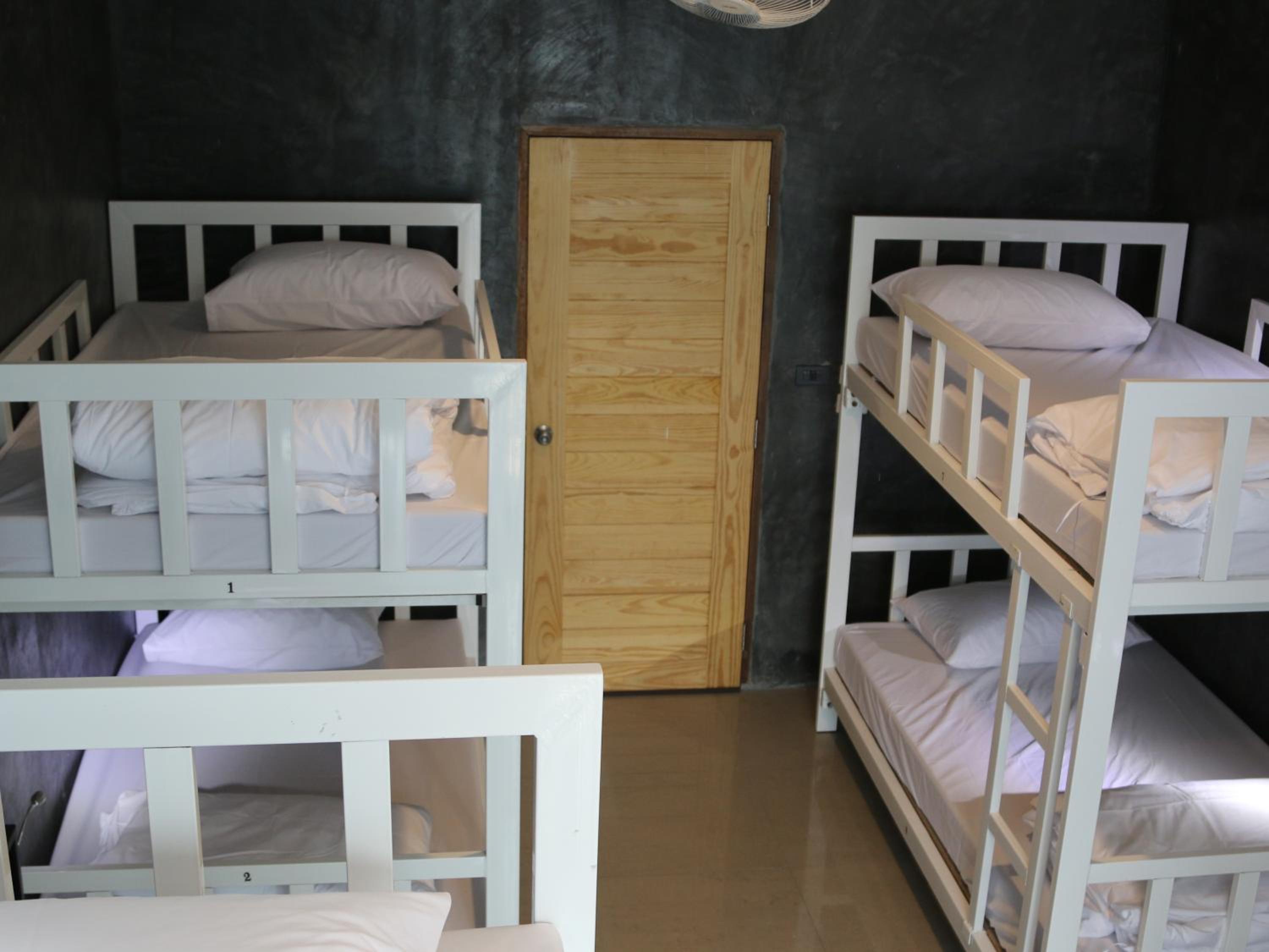 Cama en Dormitorio Mixto de 4 a 10 Camas Beach Club