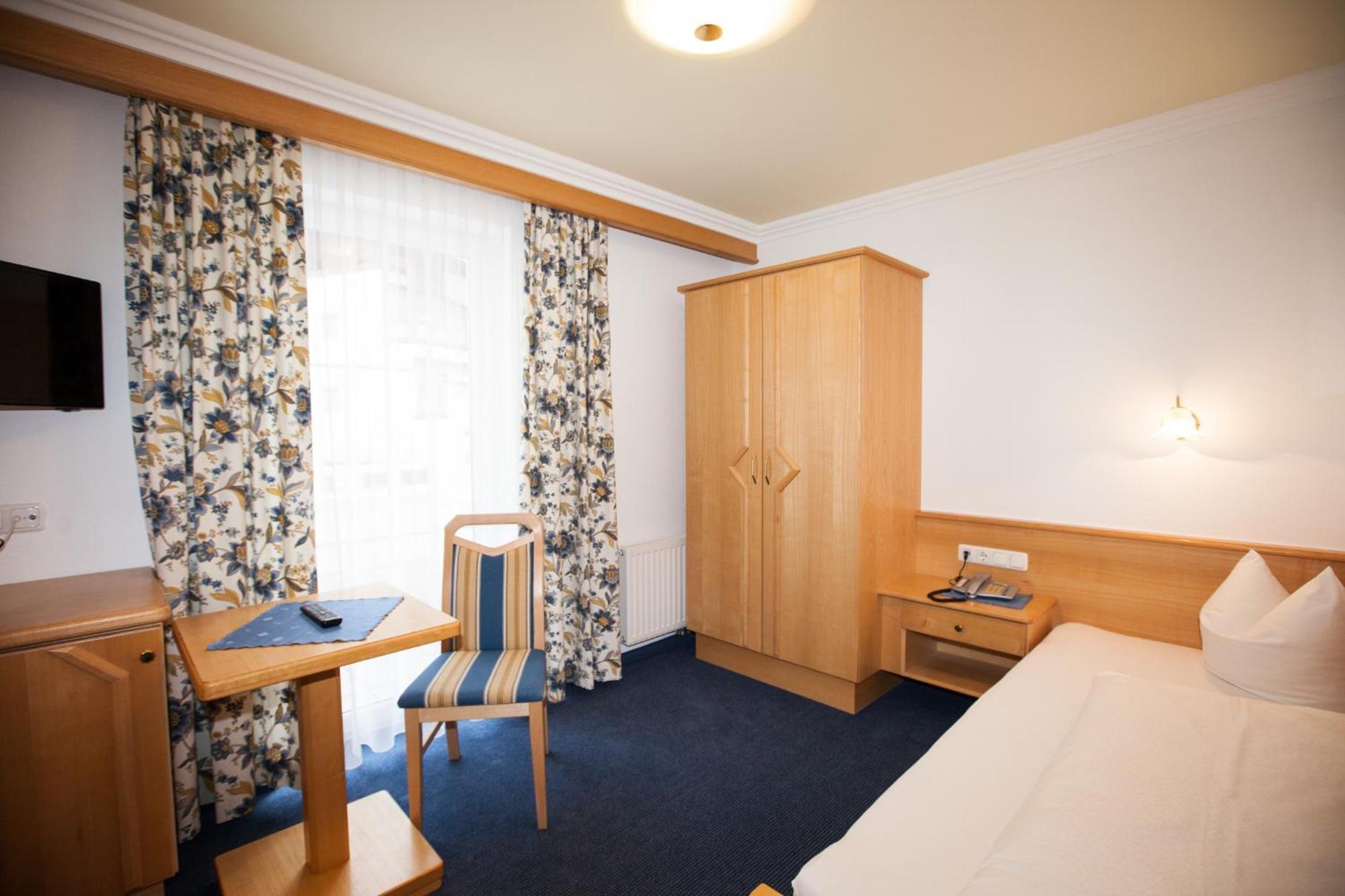 Standard Single Room with Balcony