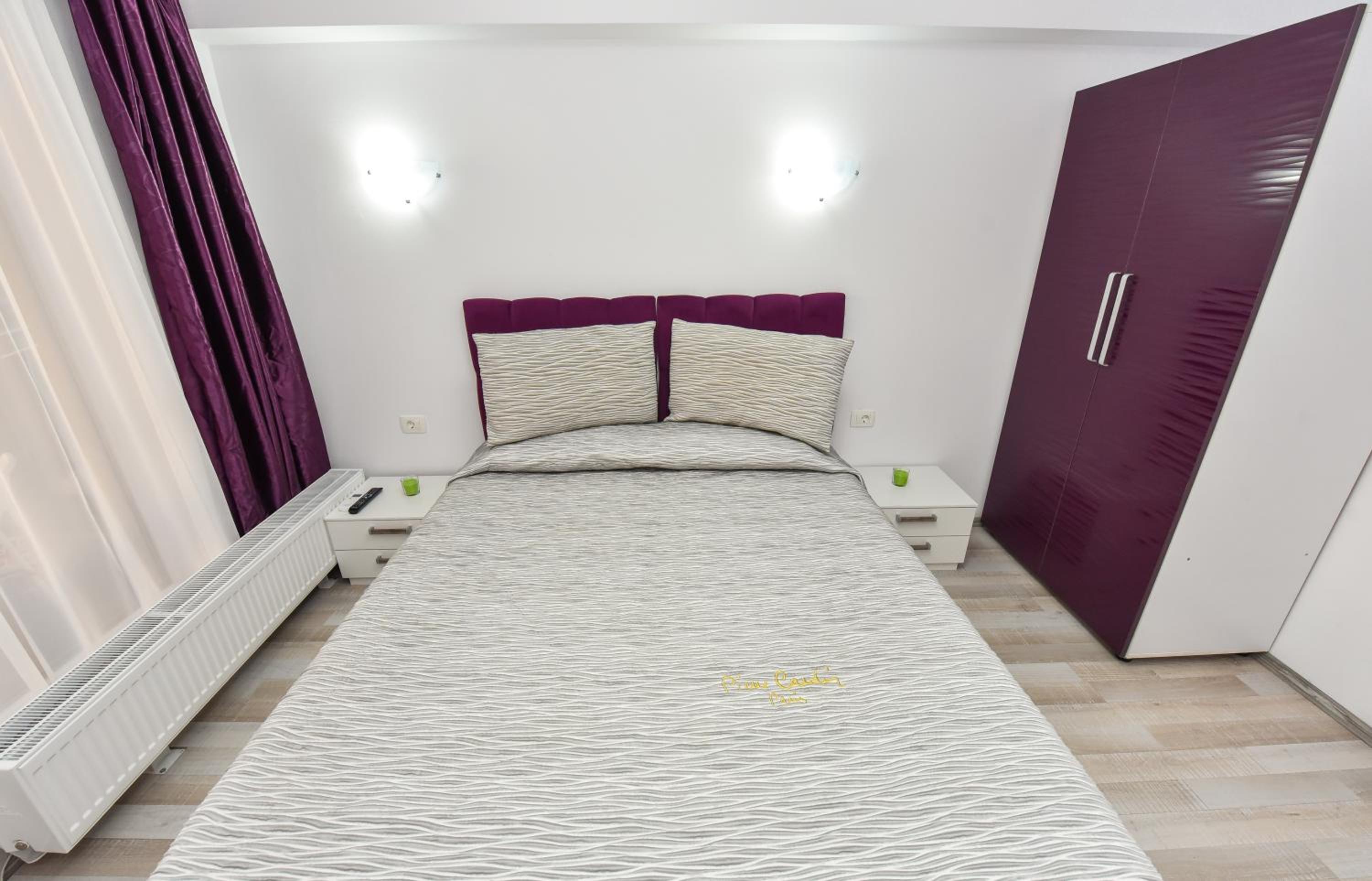Apartment with Terrace - Photo 9