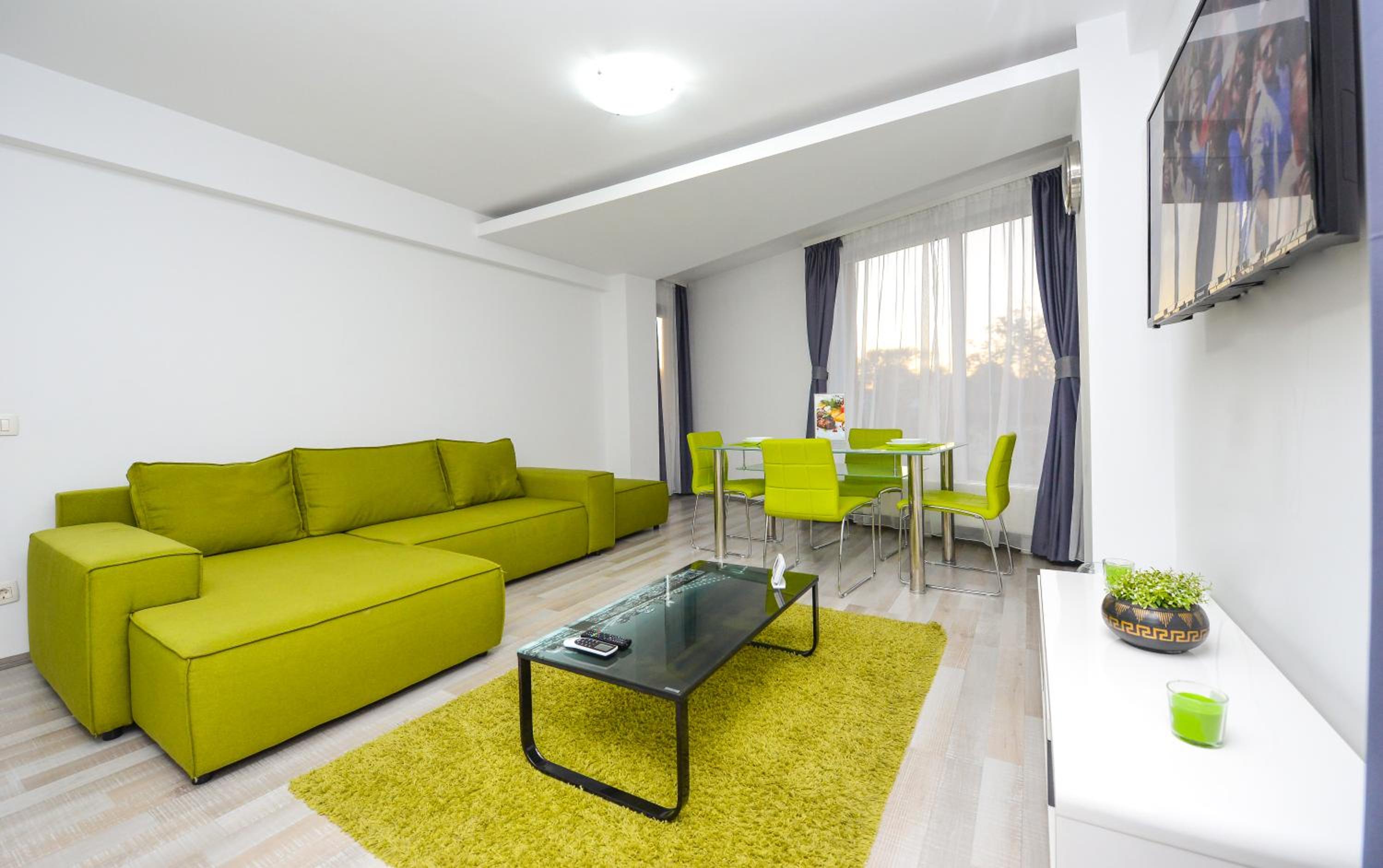 Apartment with Terrace - Photo 3