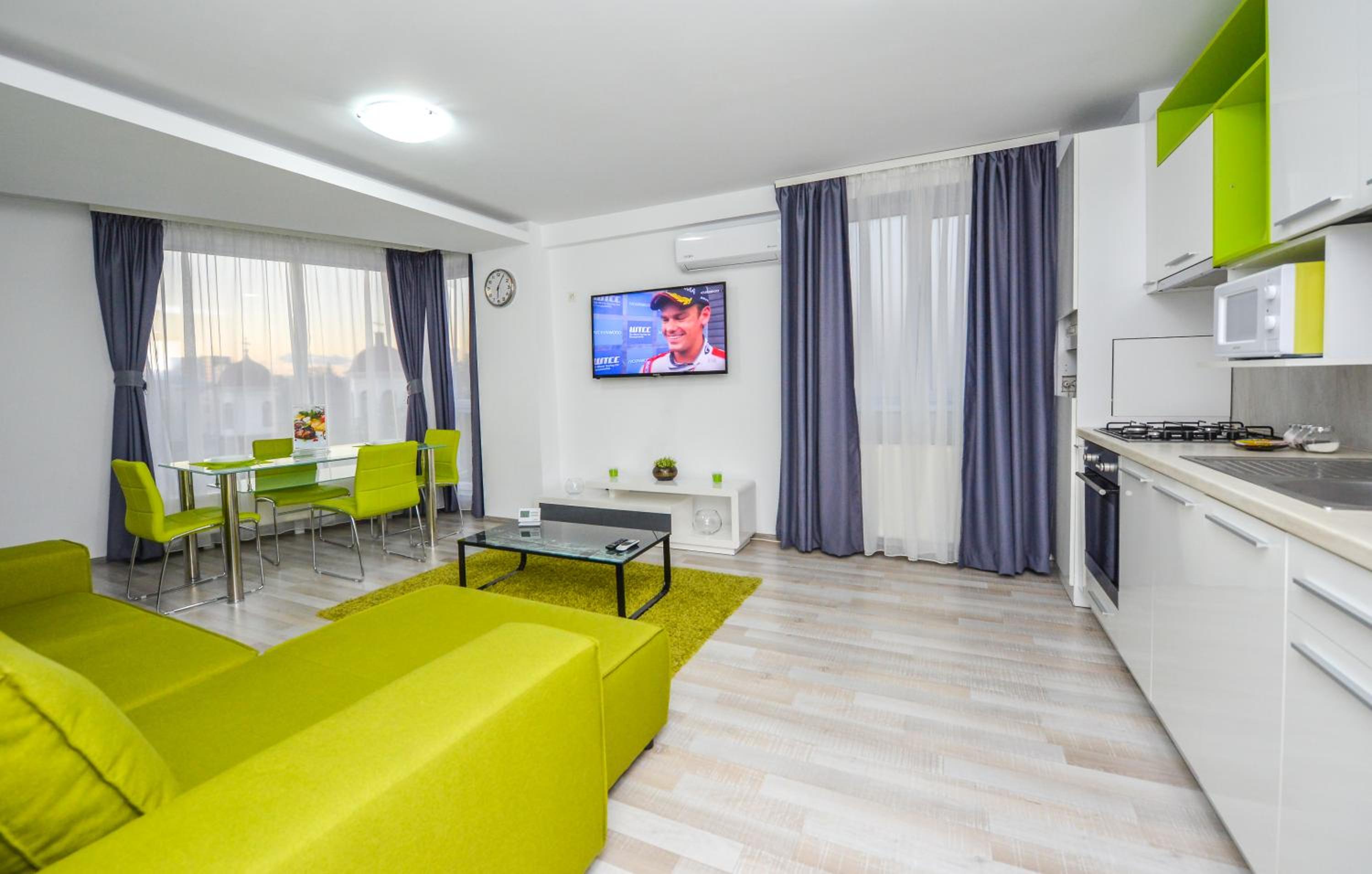 Apartment with Terrace - Photo 4