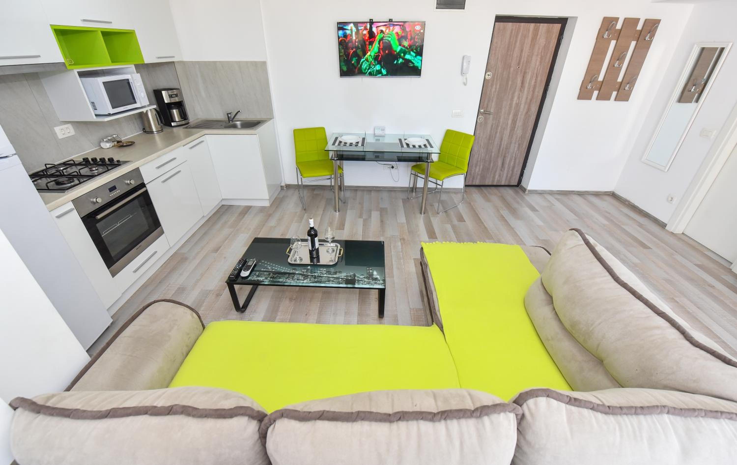 One-Bedroom Suite - Photo 15