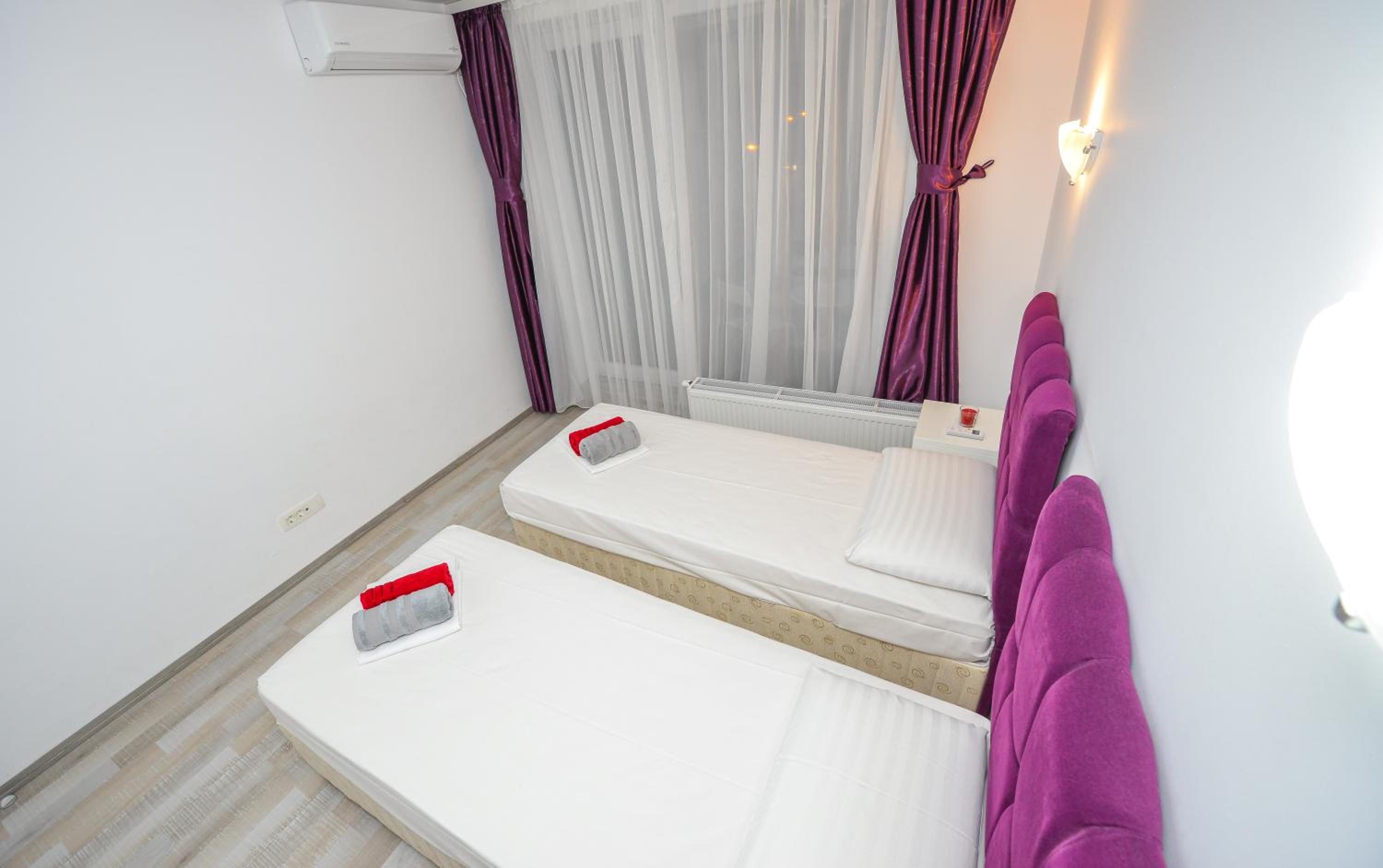 Apartment with Terrace - Photo 14
