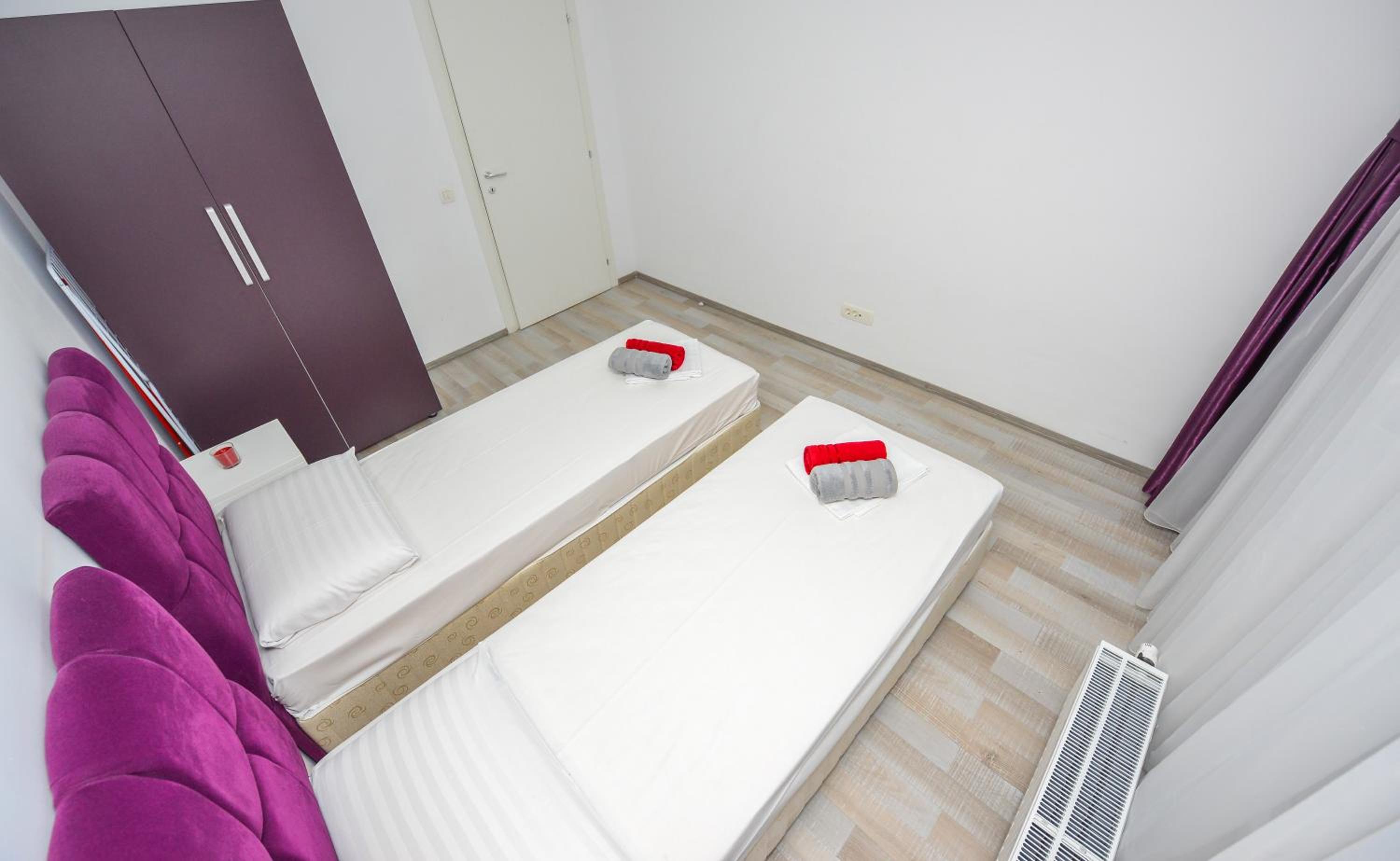 Apartment with Terrace - Photo 16