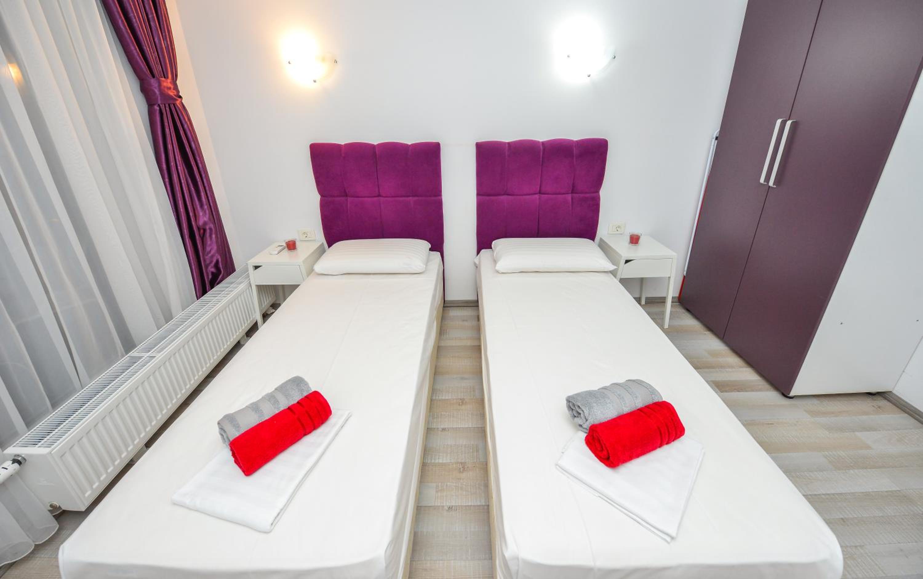 Apartment with Terrace - Photo 17