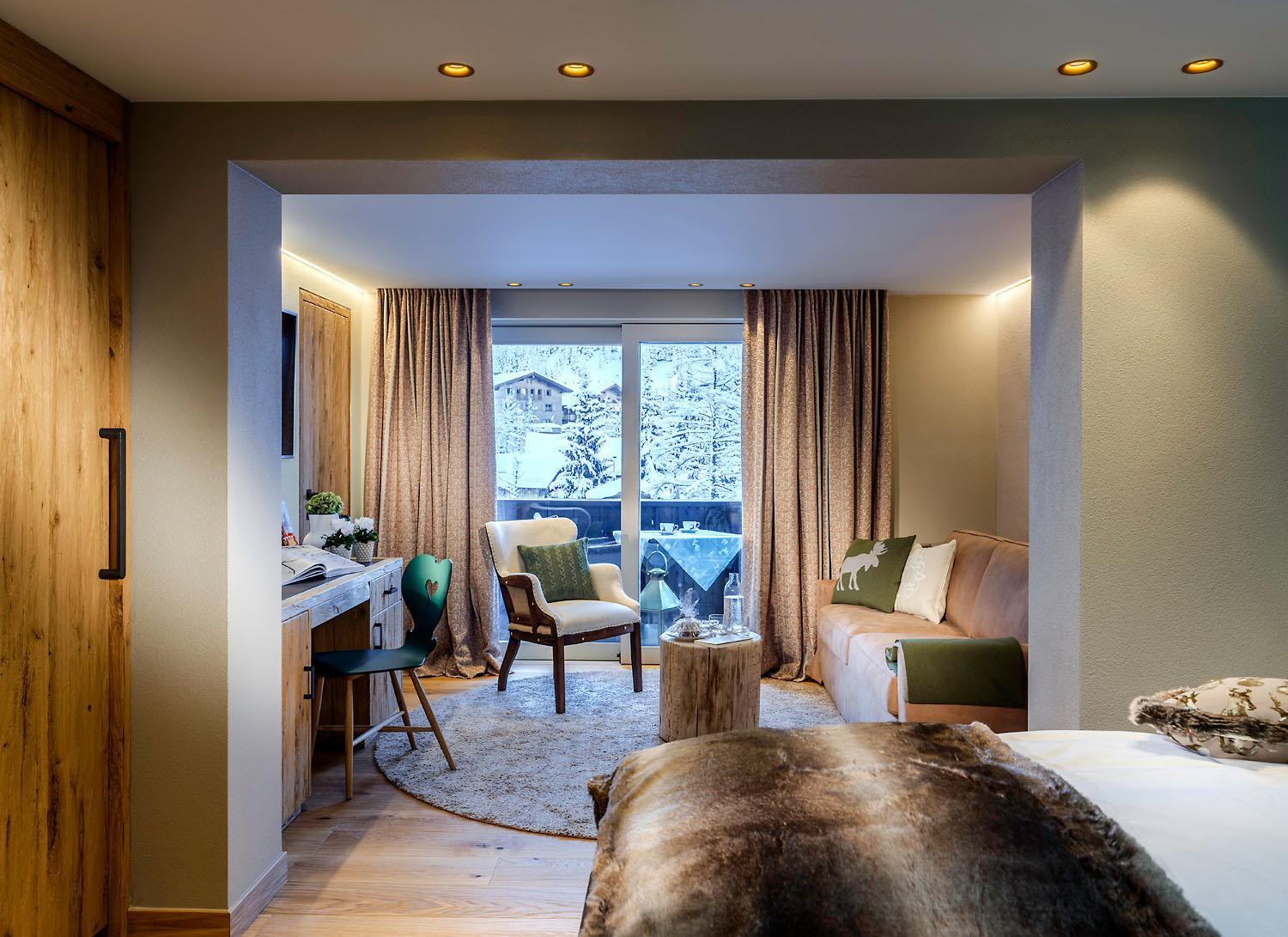 Deluxe Double Room with Balcony photo 2
