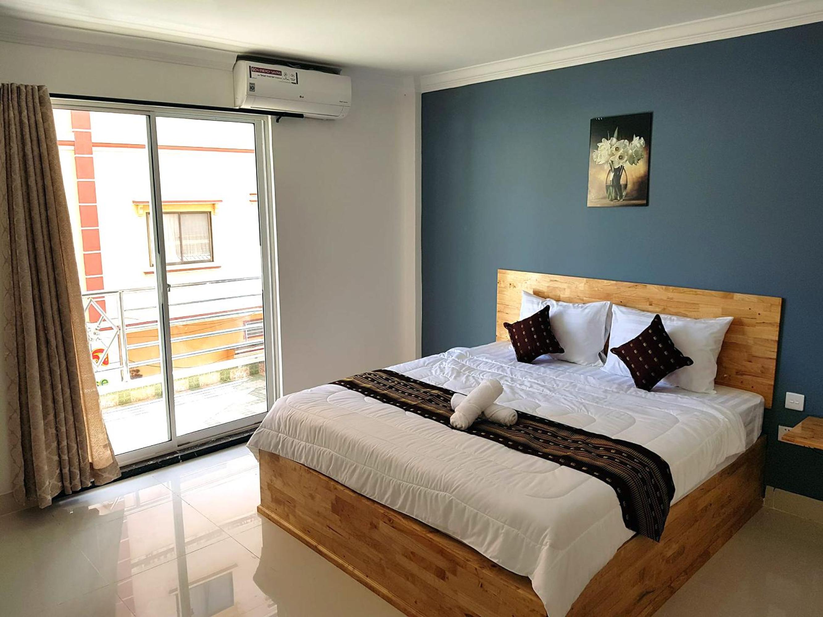 Deluxe Double Room with Balcony - Free pick up photo 1