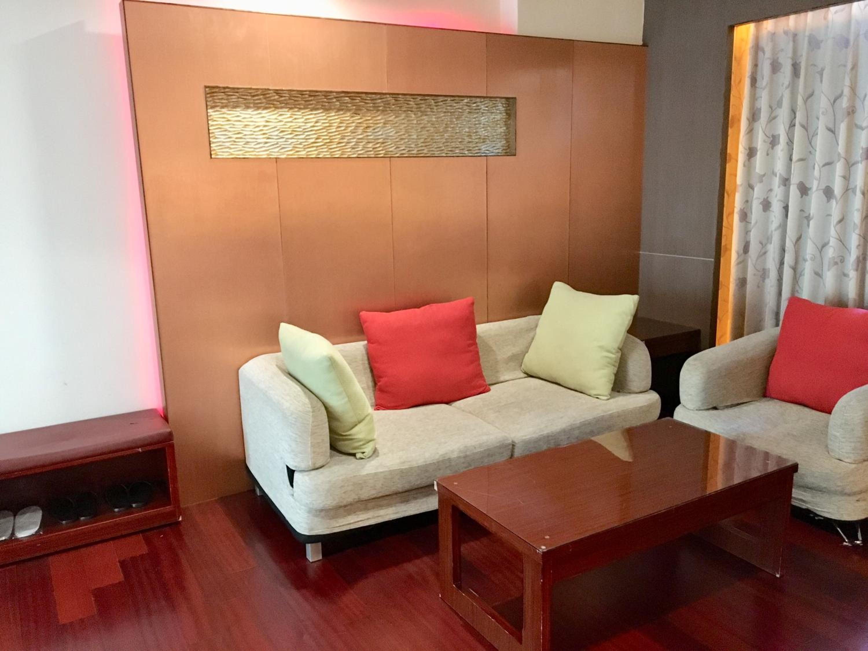 Budget Double Room with no Garage